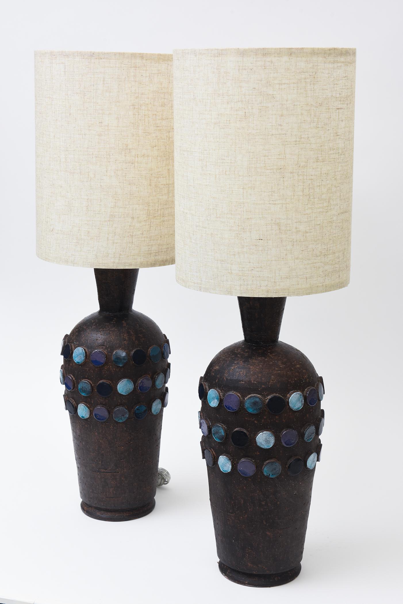 Mid-Century Modern Vintage Rare Aldo Londi For Bitossi Ceramic Lamps With Applied Circle Dots Pair (Paire de lampes en céramique avec des points de cercle appliqués) en vente