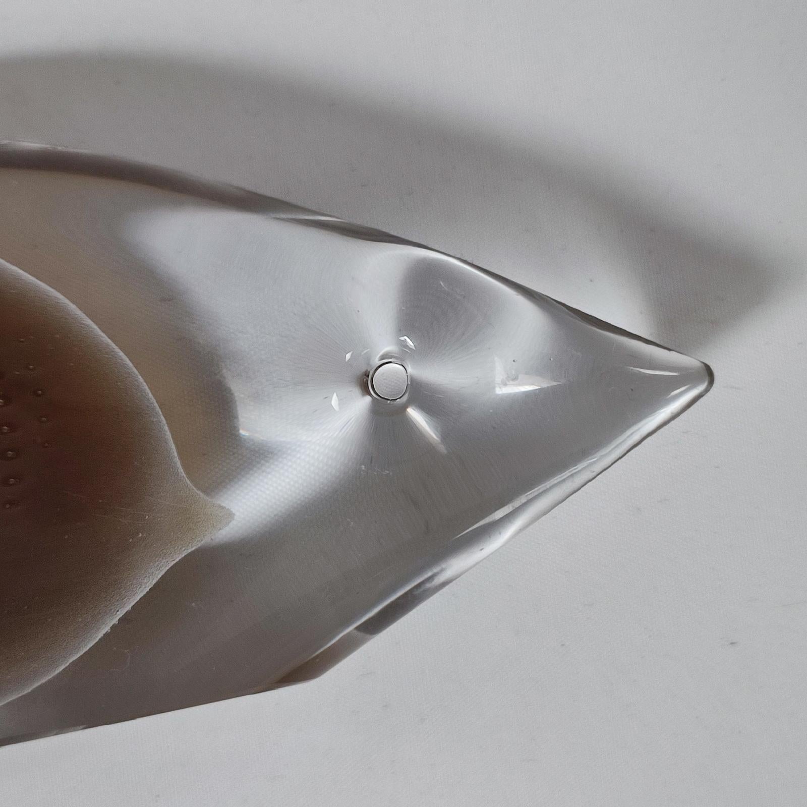 Rare poisson en verre ambré de 32 cm de long, années 1960 en vente 3