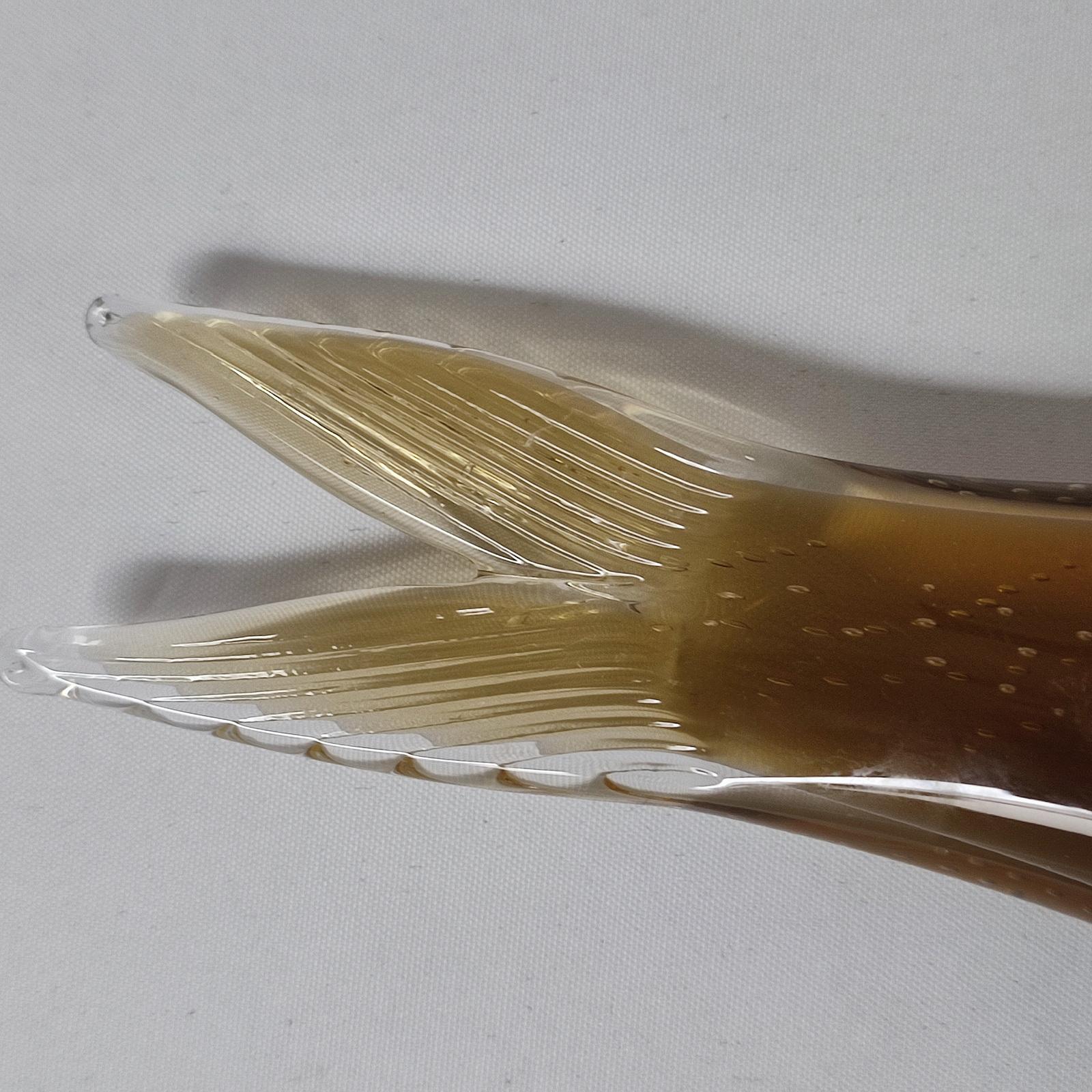 Rare poisson en verre ambré de 32 cm de long, années 1960 en vente 4