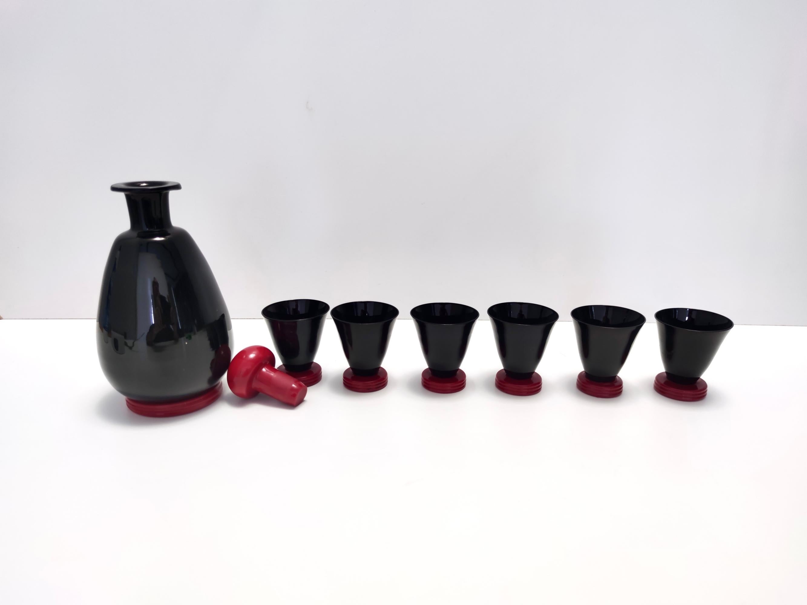 Vintage Rare Black and Red Glass Liqueur Drinking Set by Moretti & Nason, Italy In Excellent Condition For Sale In Bresso, Lombardy