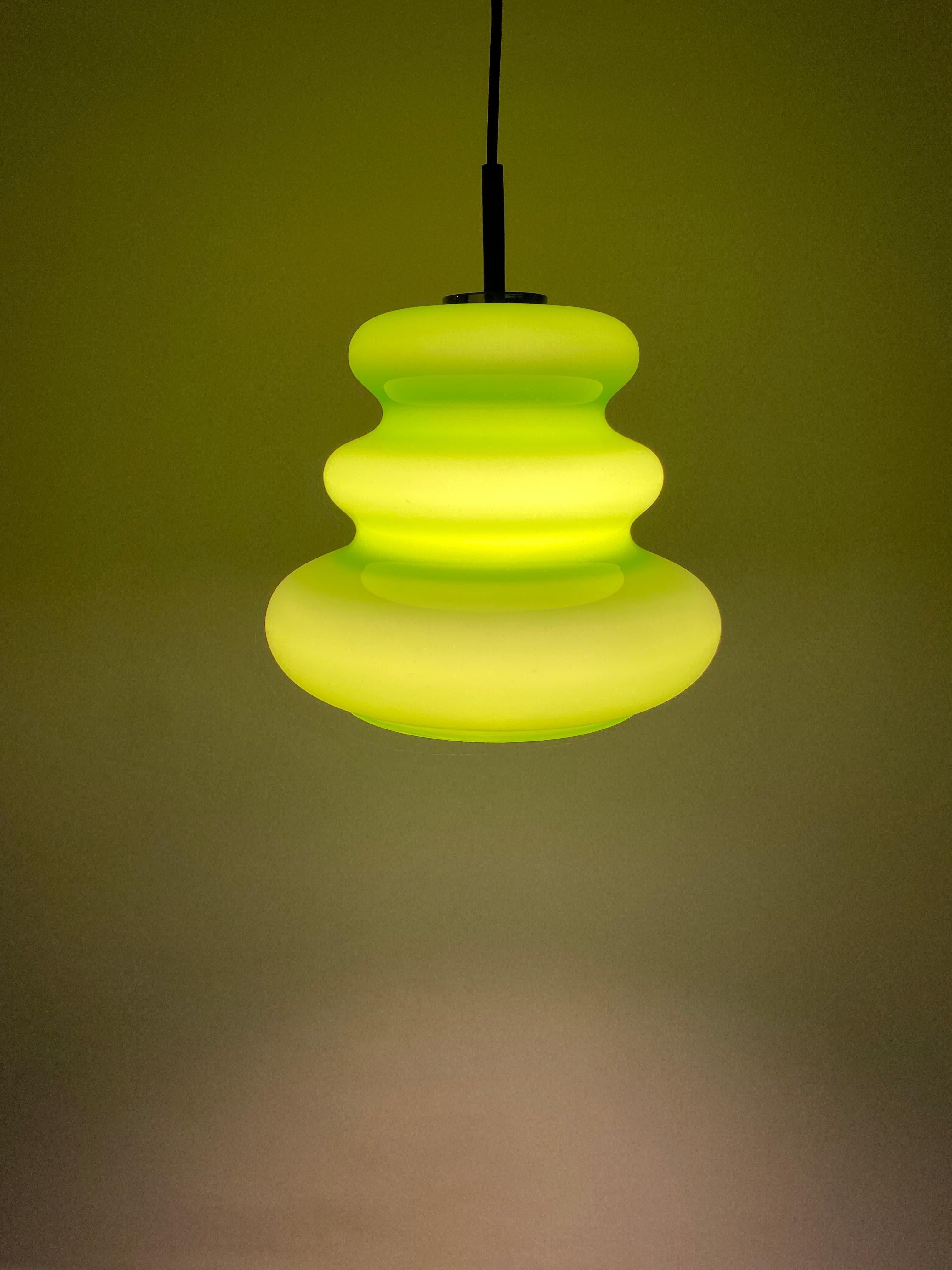 1 of 2 Vintage Rare Bright Green Glass Pendant Light by Peill and Putzler 1960 For Sale 4