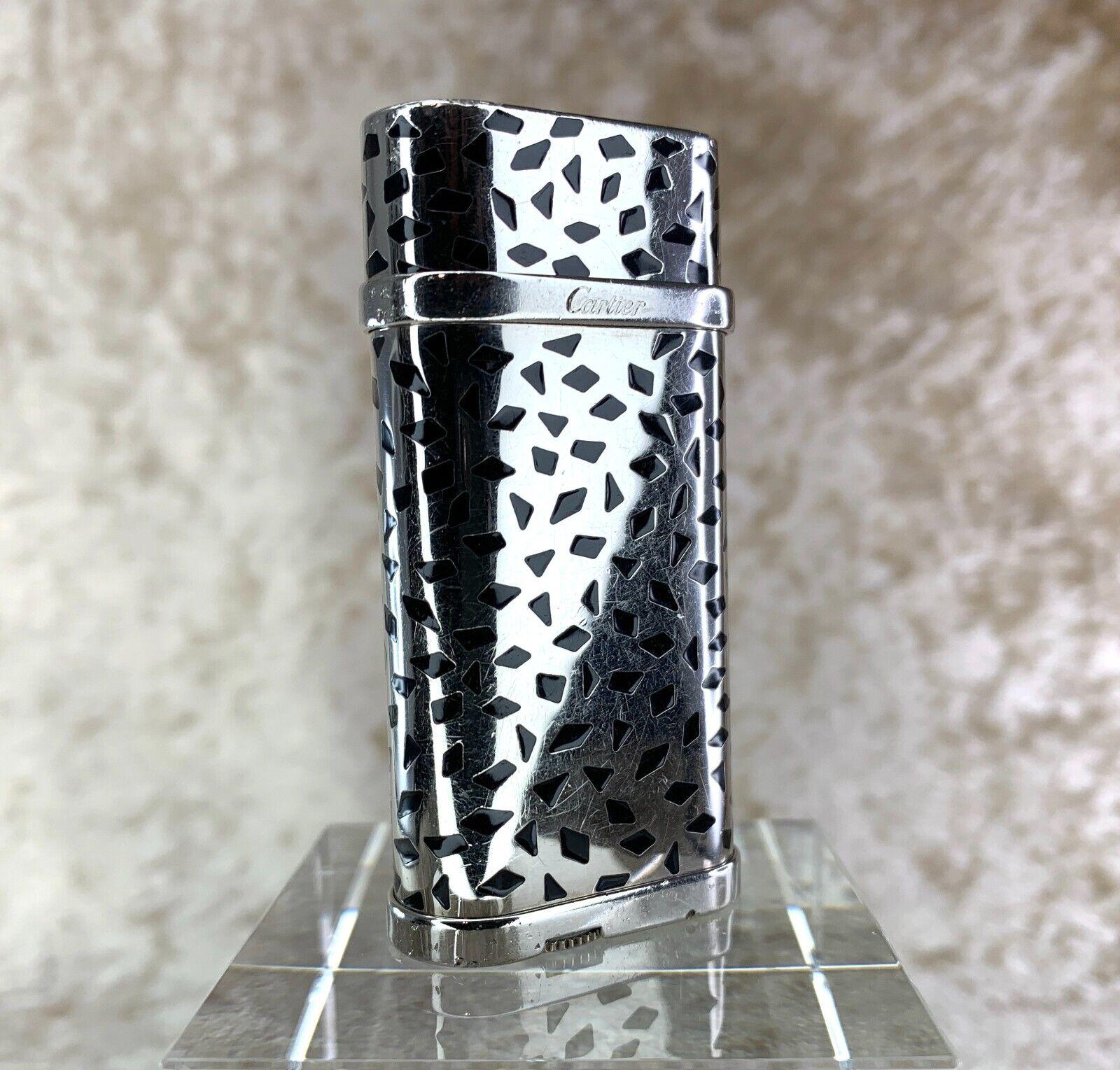Accendino Cartier vintage e raro con smalto nero 