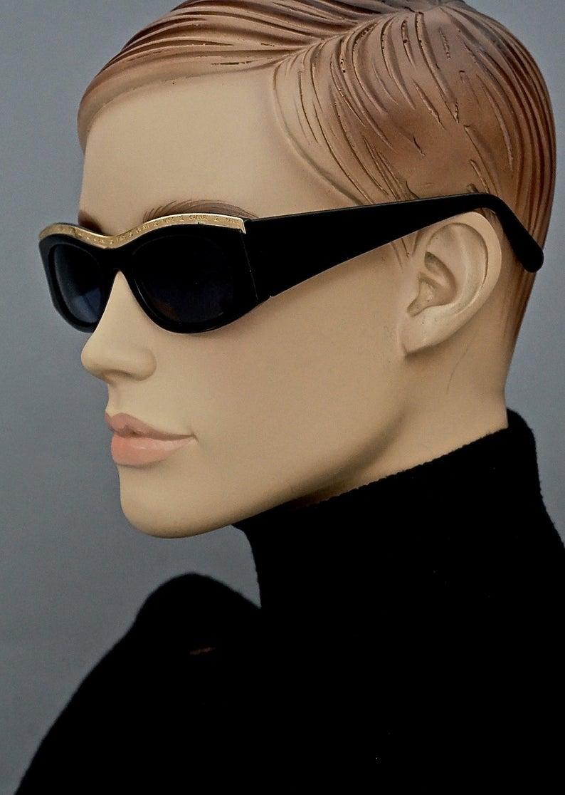【入手困難】CHANEL べっ甲 柄 sunglasses vintage 黒 Chanel Vintage Chanel Black with Large Gold CC Logo