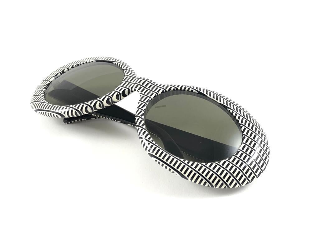 Seltene übergroße bedruckte Vintage-Sonnenbrille von Christian Dior Pre Optyl aus den 60er Jahren Österreich im Angebot 7