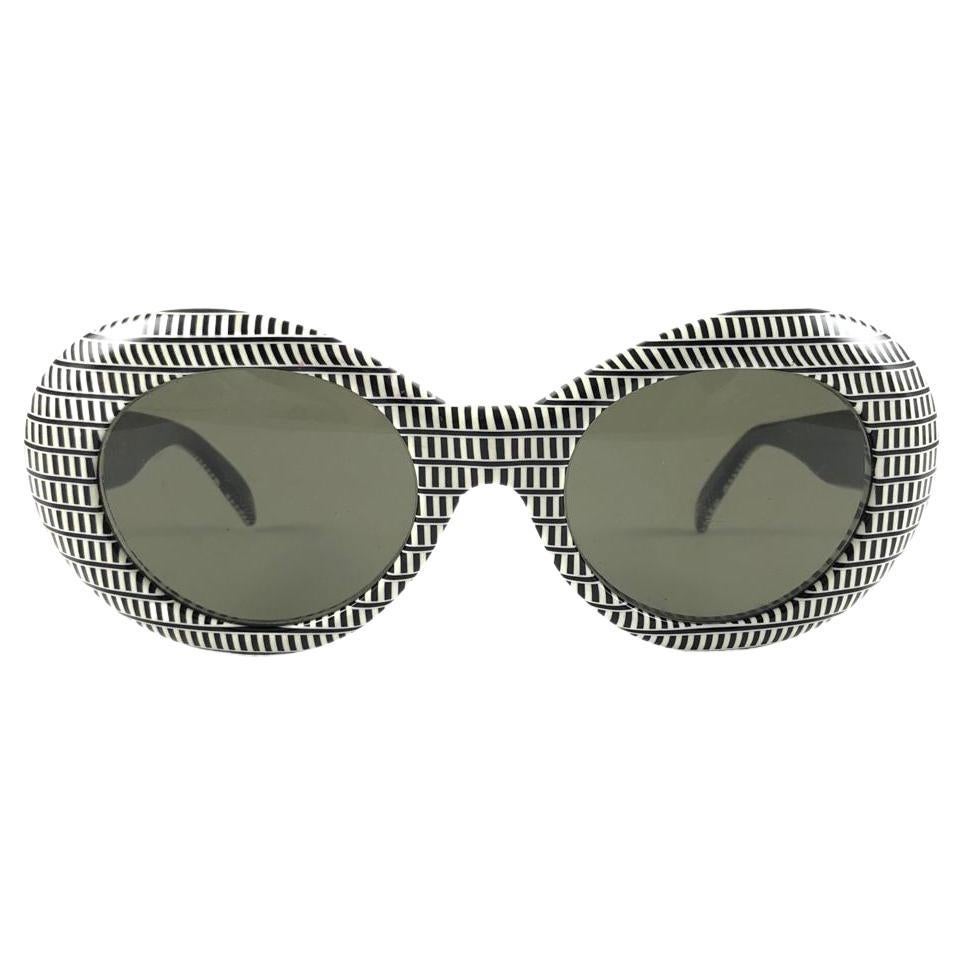 Seltene übergroße bedruckte Vintage-Sonnenbrille von Christian Dior Pre Optyl aus den 60er Jahren Österreich im Angebot