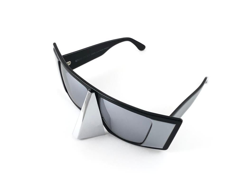 sunglasses with nose cover