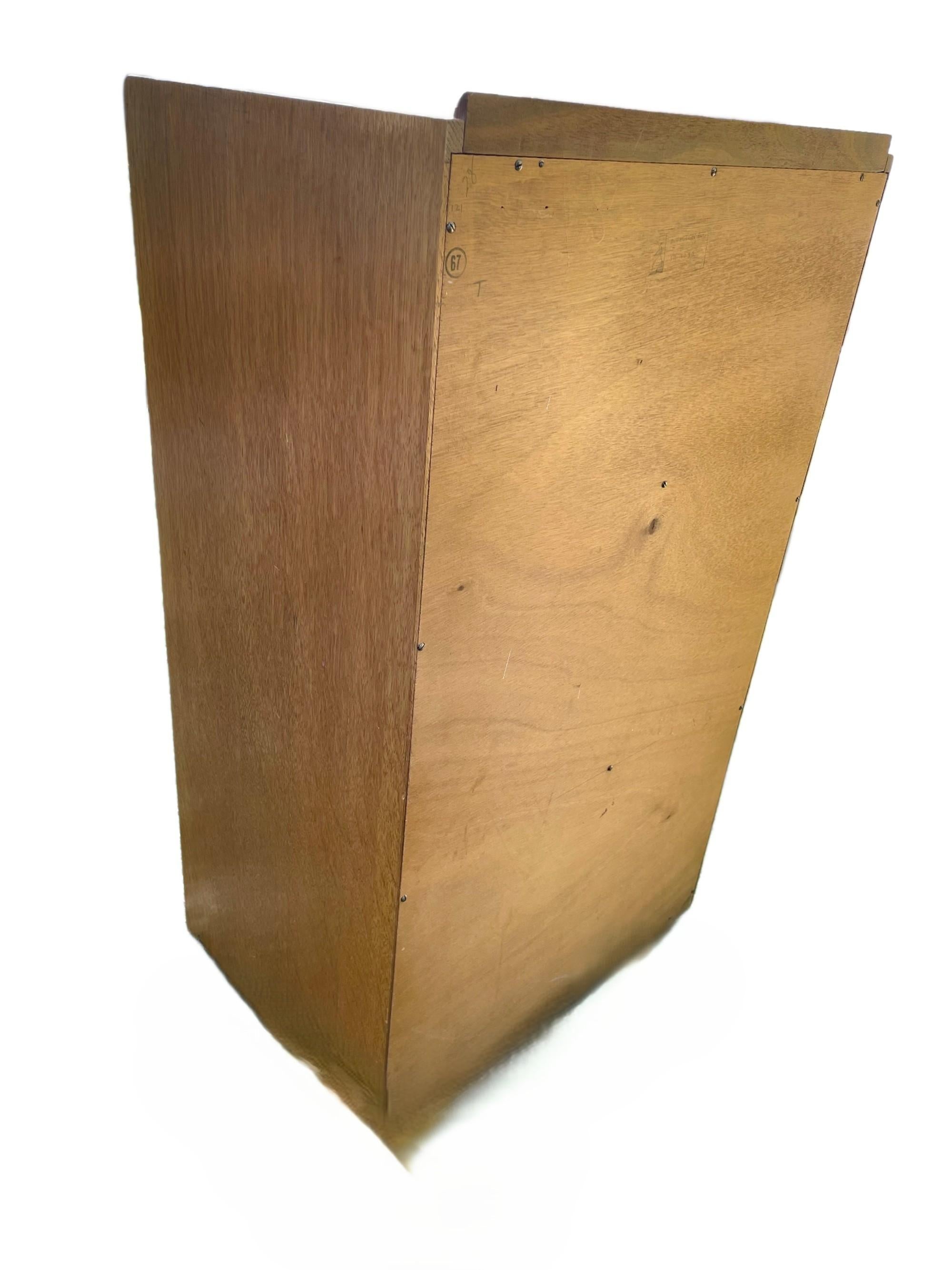 Falegnameria Rara cassettiera Stag Fineline Tallboy di John & Sylvia dei primi anni '60. in vendita