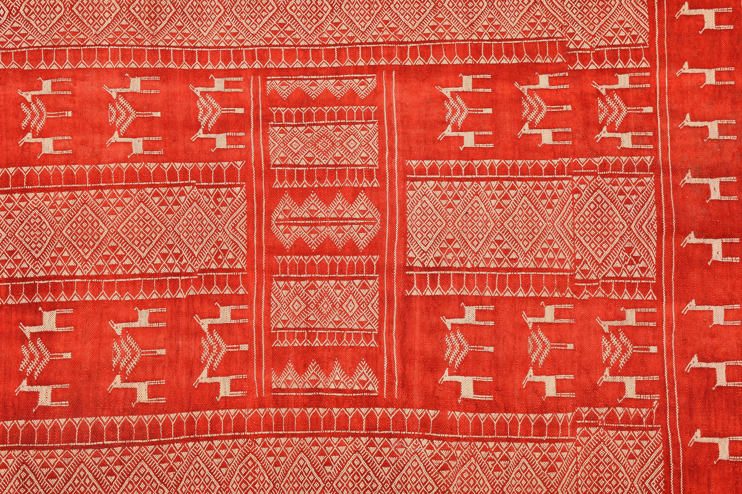 Vintage Rare Embroidered Moroccan Tissue In Excellent Condition In Alessandria, Piemonte