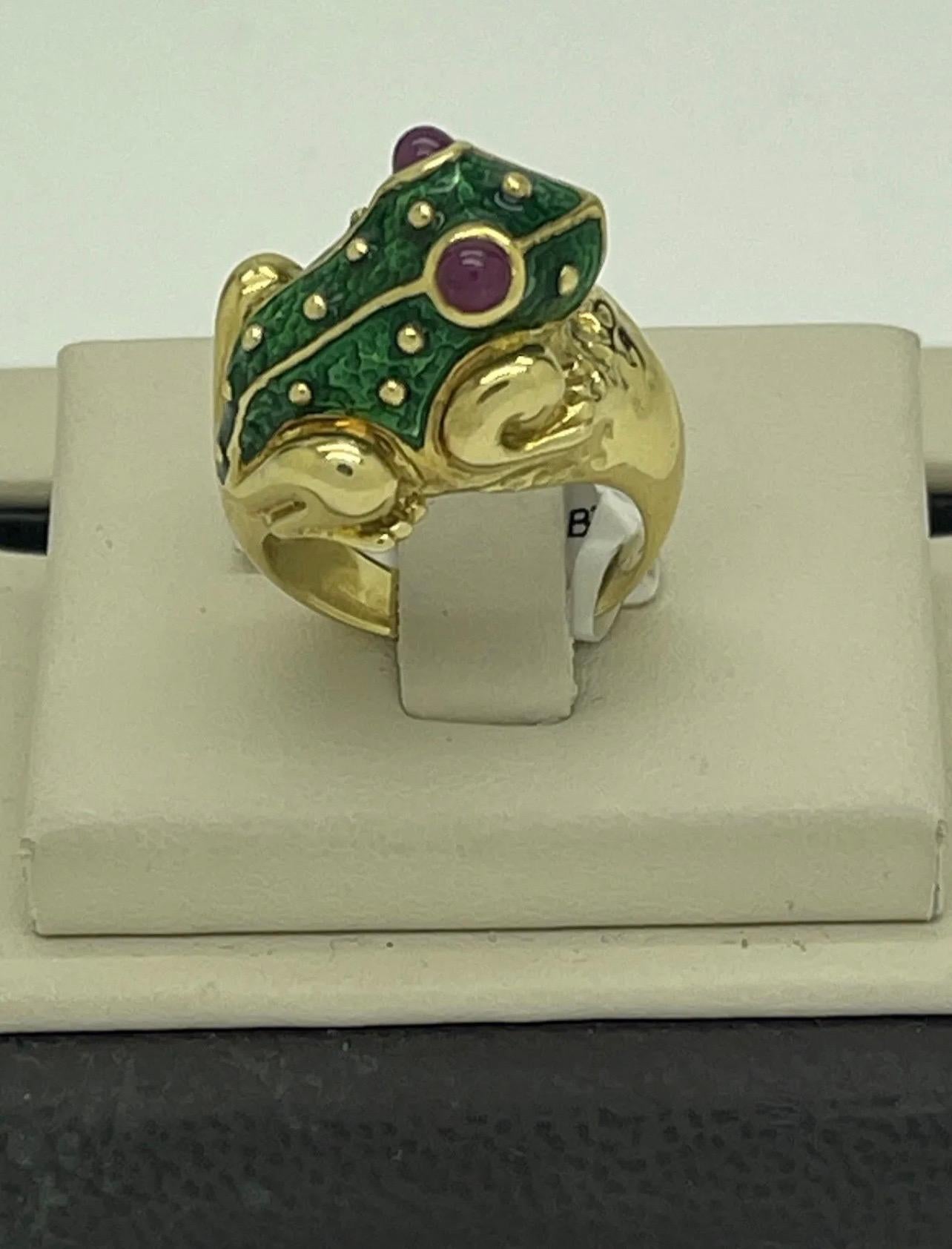Vintage Rare Enamel And Ruby Frog Ring In 18k In New Condition For Sale In Fort Lauderdale, FL
