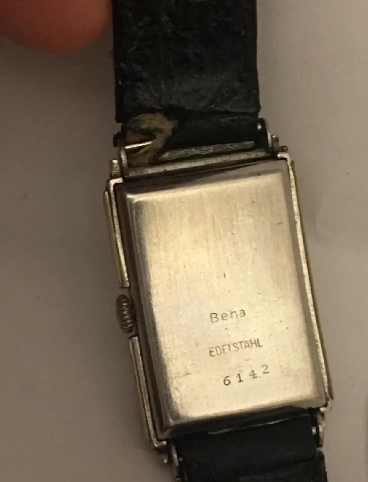 Vintage Rare Hand-Winding Tavannes Wristwatch In Good Condition In Carlisle, GB