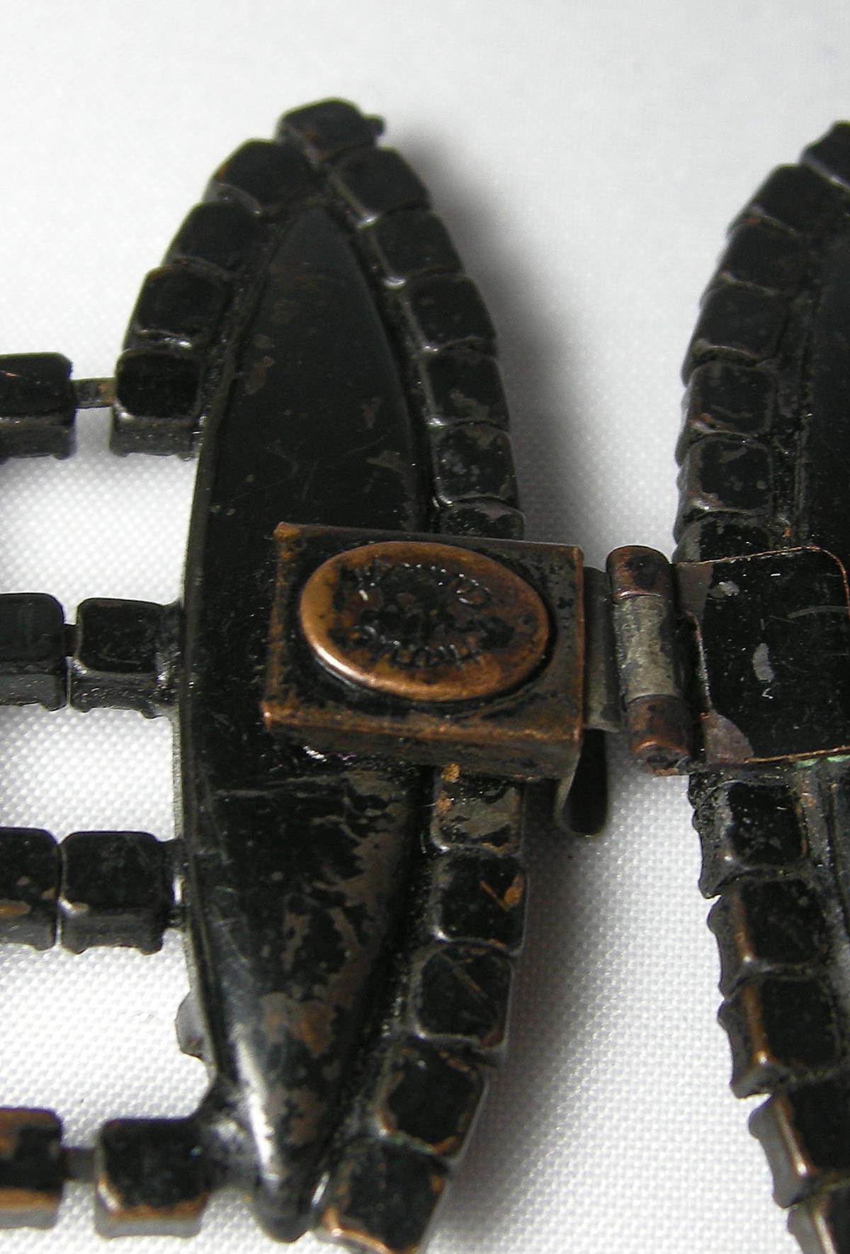 Women's or Men's Vintage Rare Hattie Carnegie Black & Rhinestone Collar Necklace For Sale