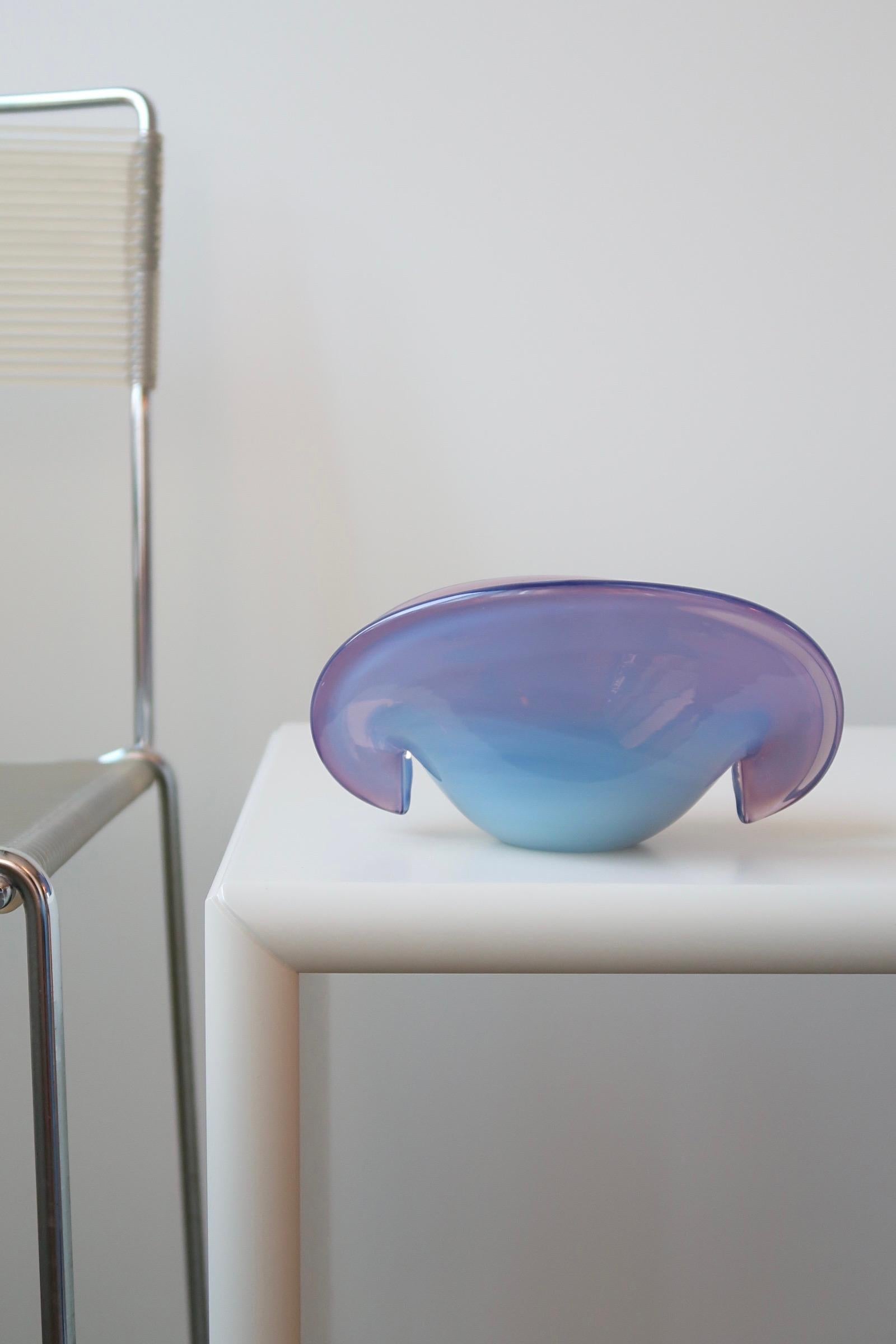 Murano Glass Vintage Rare Italian Murano 1970s Shell Clam Bowl Purple Opal Glass For Sale