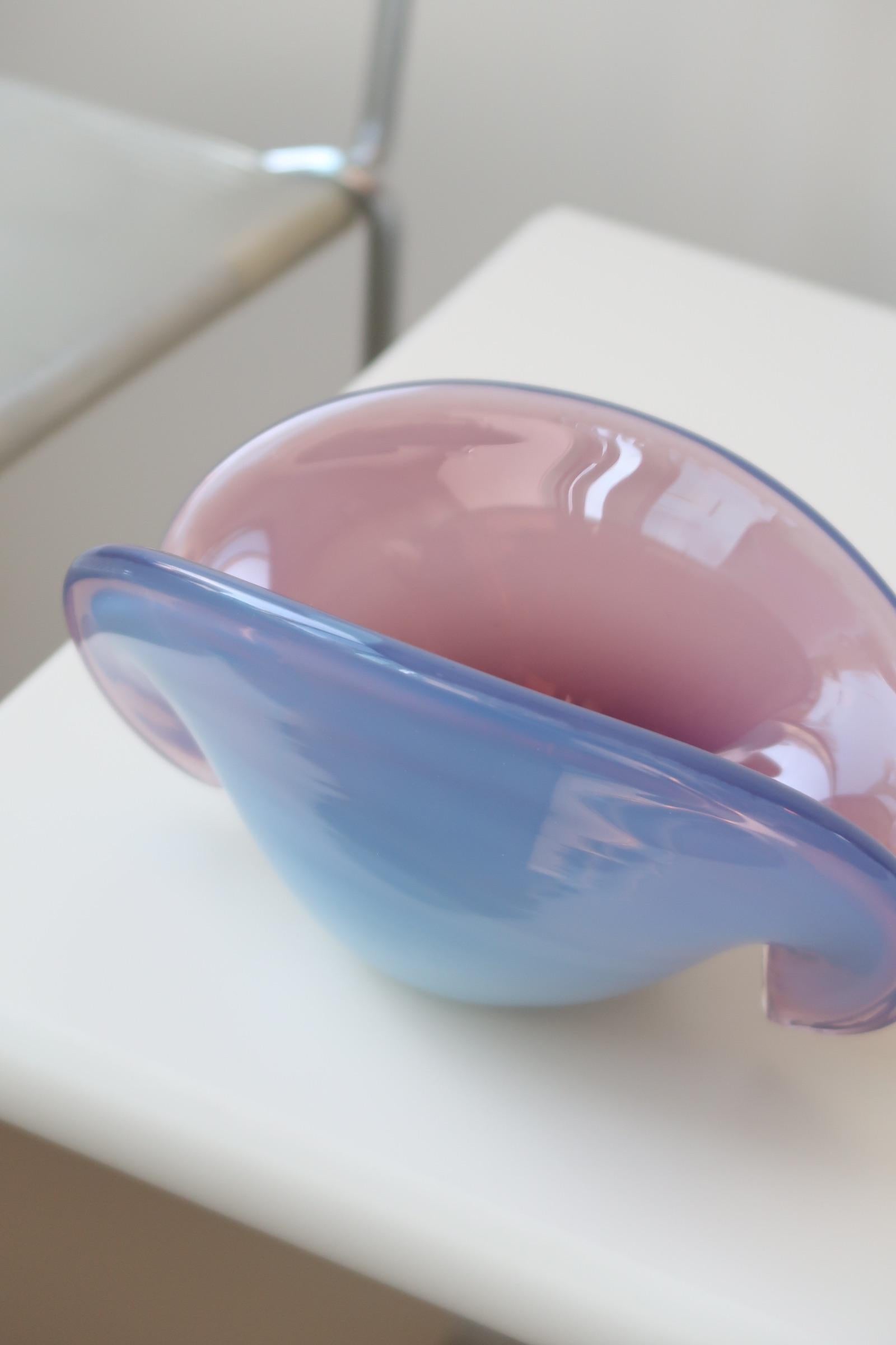 Vintage Rare Italian Murano 1970s Shell Clam Bowl Purple Opal Glass For Sale 1