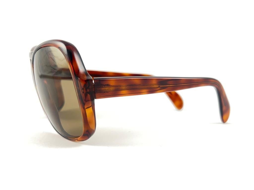 Vintage Rare Menrad 712 Dark Tortoise Oversized Cut Out 1970 Sunglasses For Sale 8