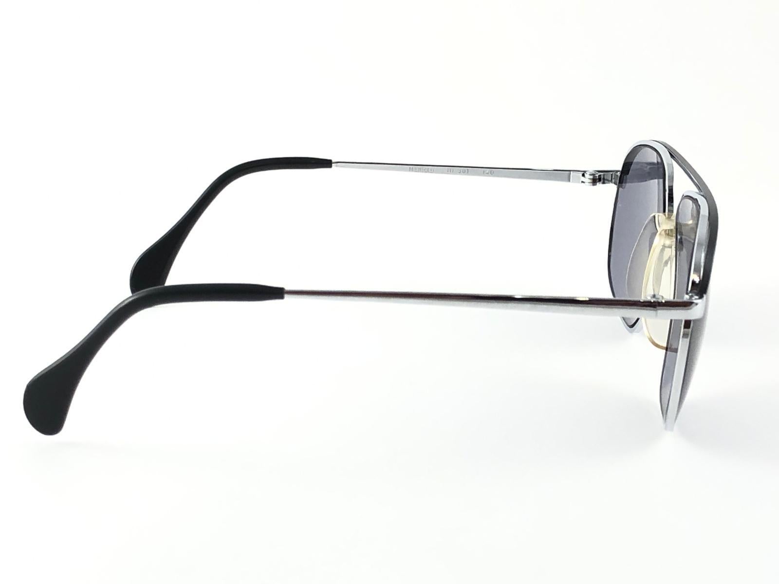 Seltene Menrad M301 Grau Mate & Silber Aviator Rahmen 1970er Jahre Vintage Sonnenbrille für Damen oder Herren im Angebot