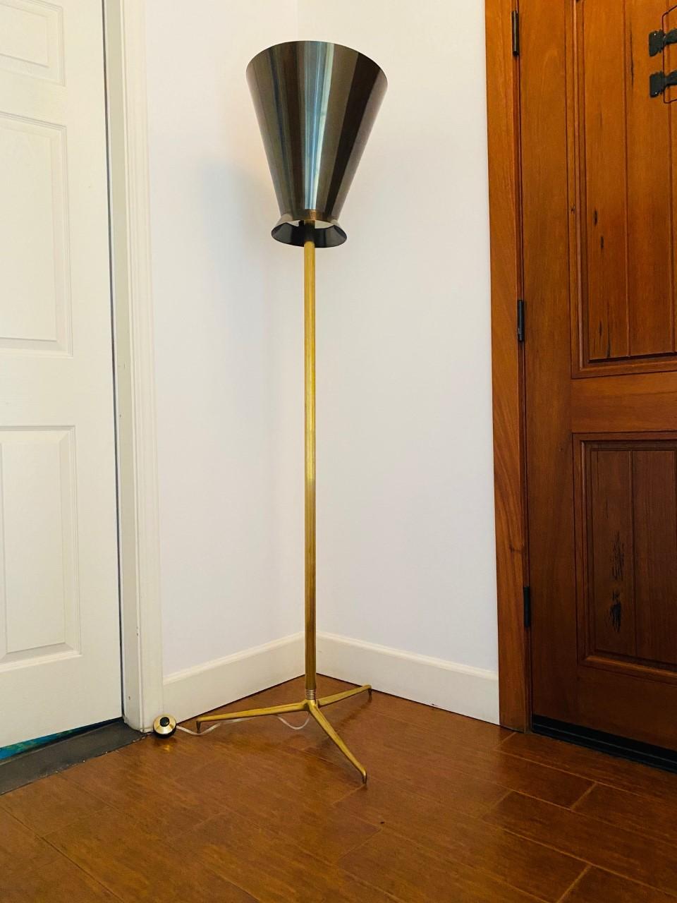 Vintage Rare Mid Century Hollywood Regency Torchiere Floor Lamp For Sale 1