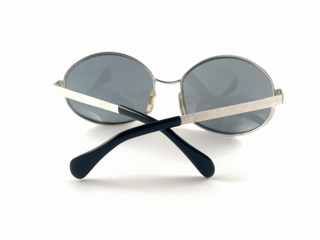 Seltene übergroße silberne Vintage-Sonnenbrille im neoklassischen Stil von 1970 im Zustand „Hervorragend“ im Angebot in Baleares, Baleares