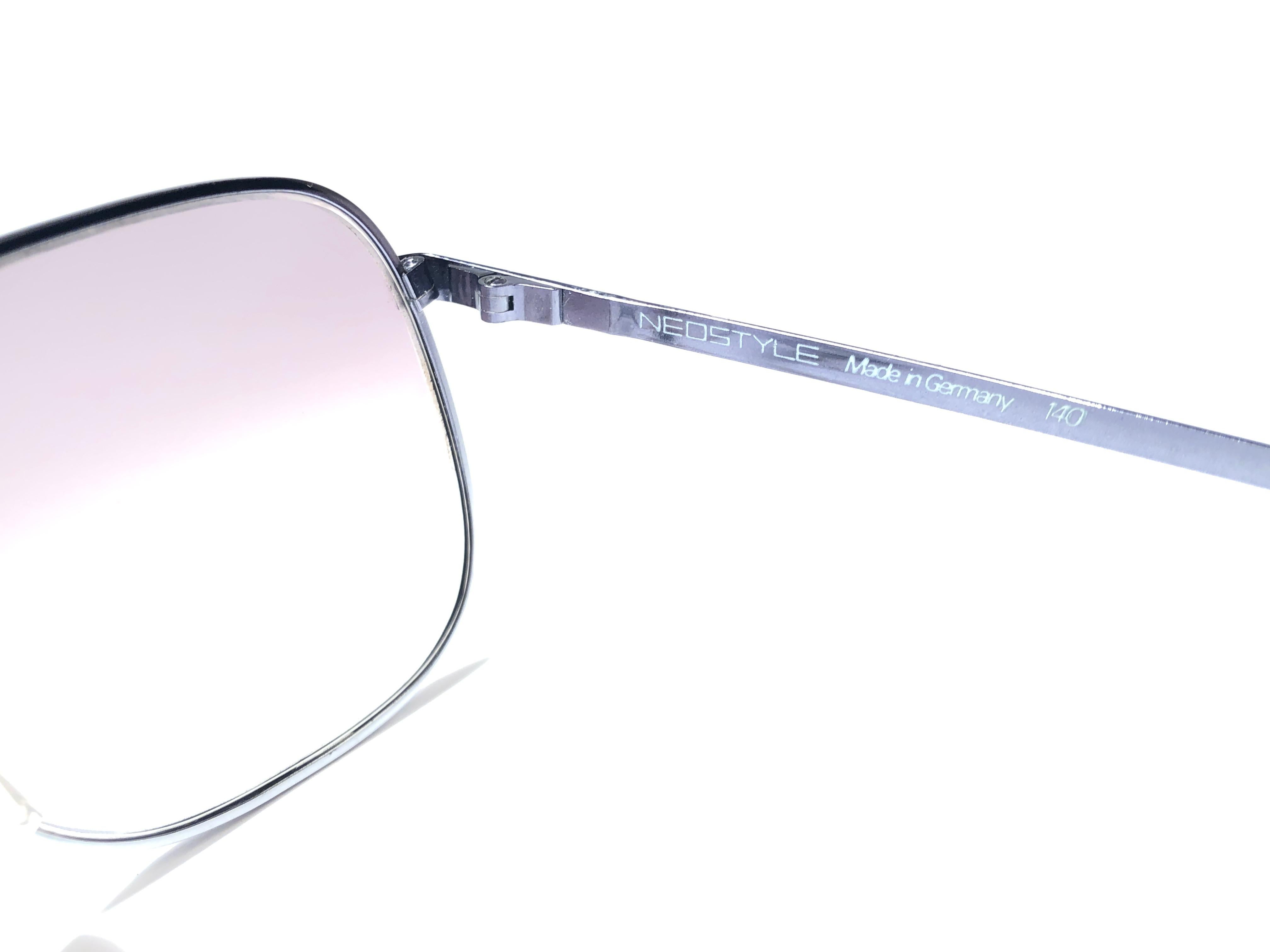 Vintage Rare Neostyle Silver Matte Grey Wechselgläser 1970 Sonnenbrille im Zustand „Hervorragend“ im Angebot in Baleares, Baleares