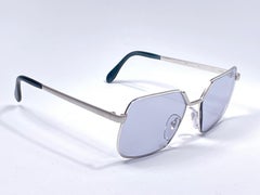 Seltene Vintage-Sonnenbrille im neoklassischen Vintage-Stil in mattem Silber und Mattgrau mit austauschbaren Linsen 1970