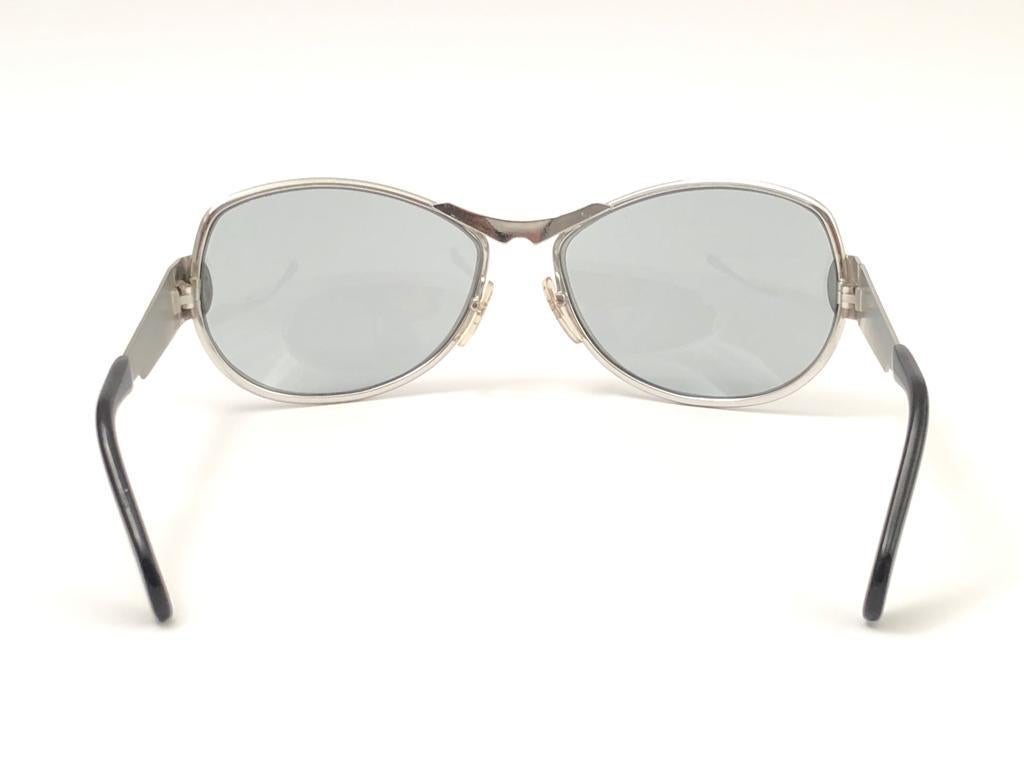 Vintage Seltene übergroße Silberlinsen 1970 Sonnenbrille im neoklassischen Stil „“ Sternzeichen „“ im Angebot 5