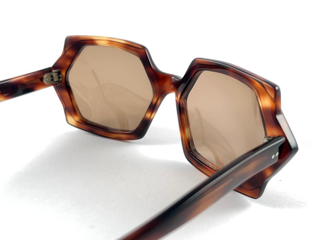 Beige Vintage Rare Oliver Goldsmith Dark Tortoise Made In England 1970'S Sunglasses For Sale