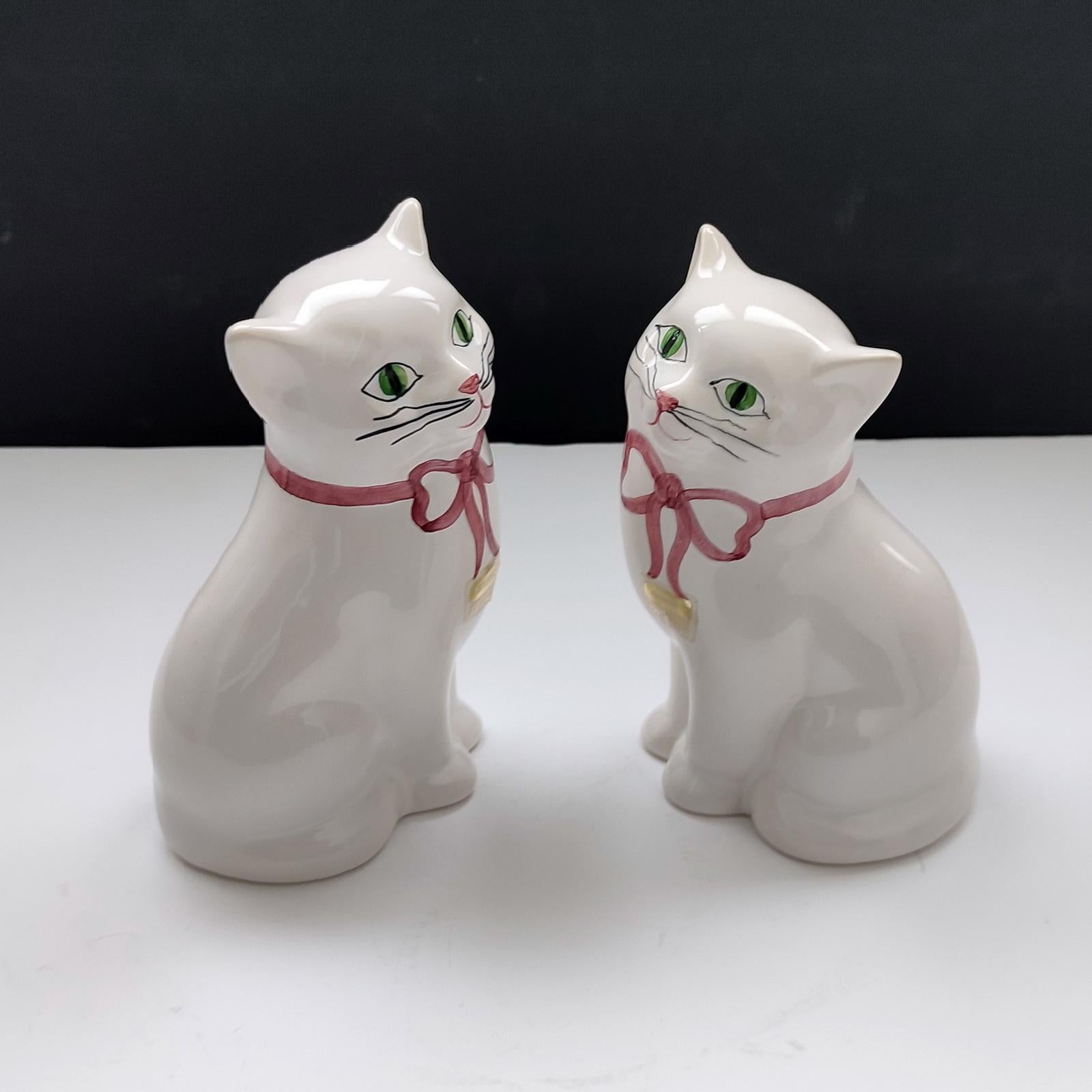 Collectible Pair of Vintage Porcelain Cats 1970s In Excellent Condition For Sale In Bochum, NRW