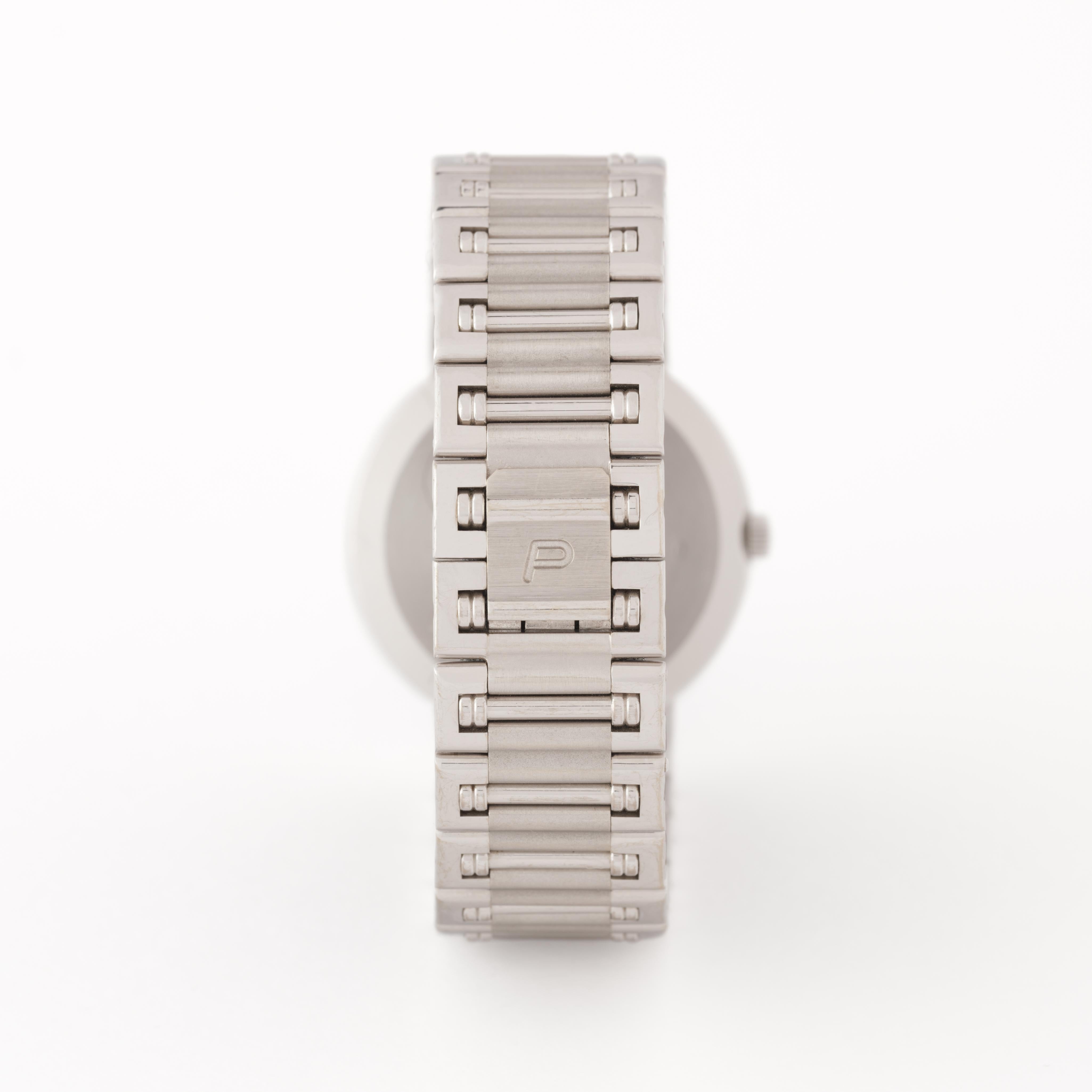 Women's or Men's Vintage Rare Piaget Dancer Model 94024 K81  18 Karat White Gold Lapis Dial