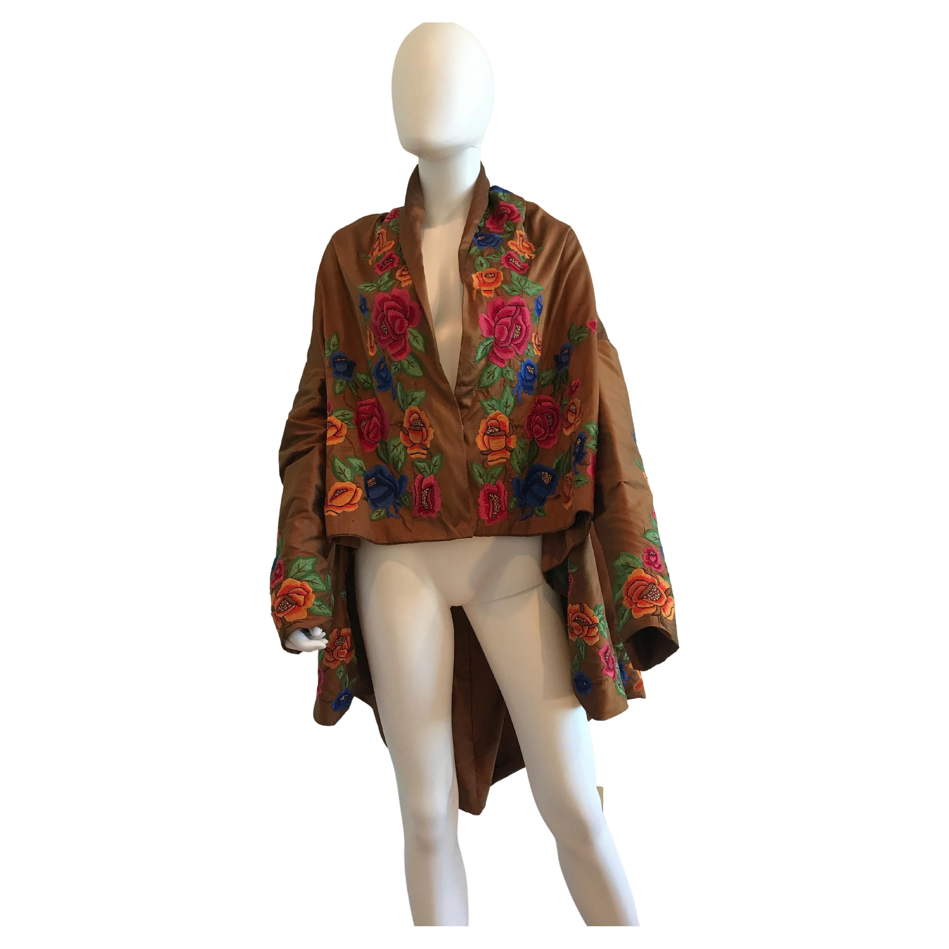 VINTAGE RARE Romeo Gigli for Callaghan Floral Silk Floral Embroidered Jacket In Good Condition In Brooklyn, NY