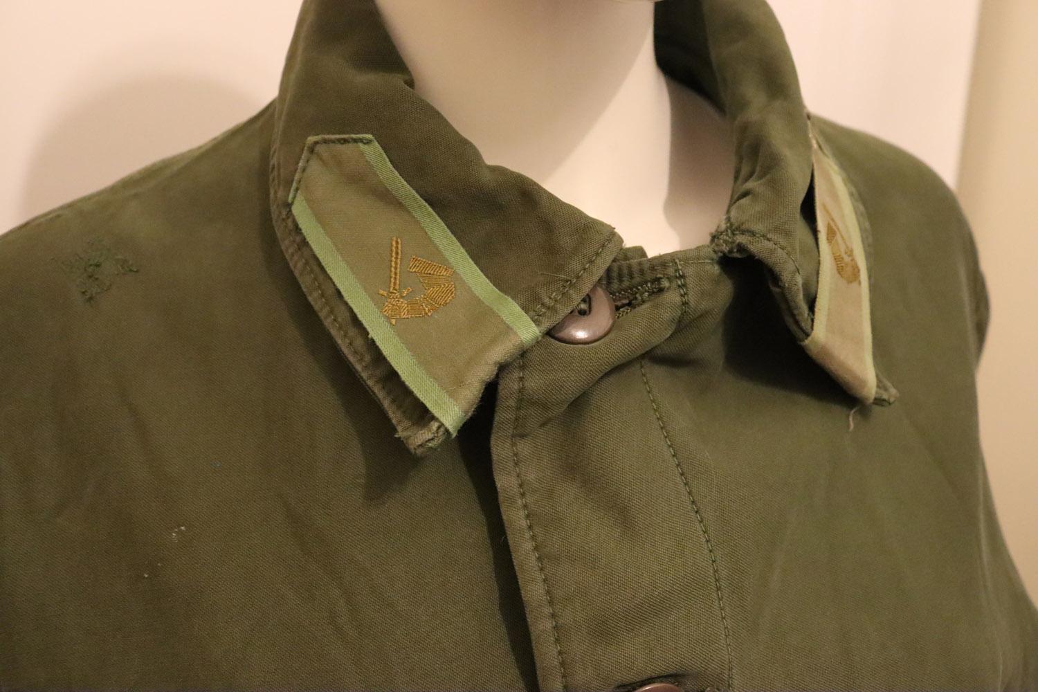 Women's or Men's Vintage rare Swedish C52 Kahki Jacket For Sale