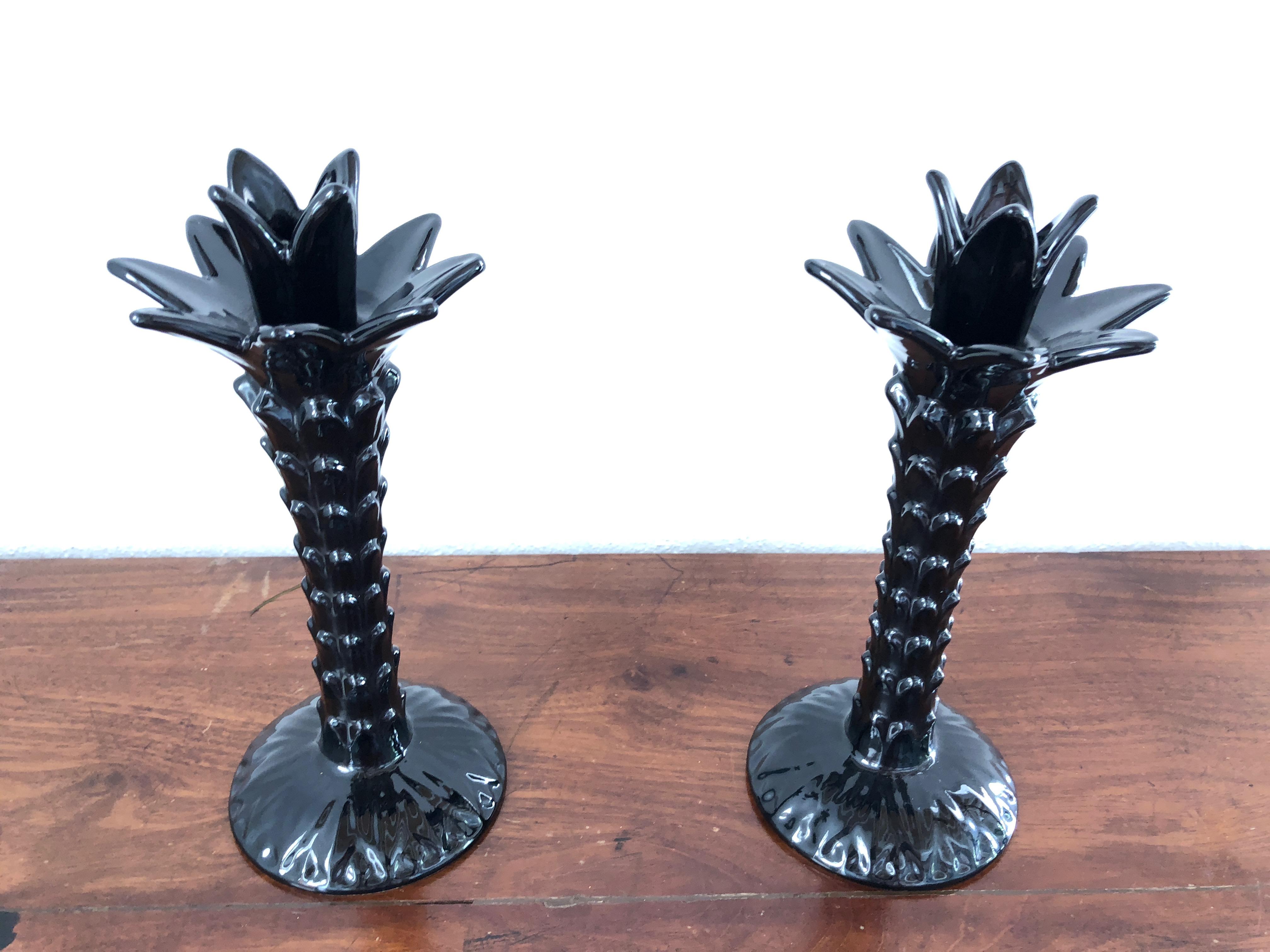 Vintage Tommaso Barbi black ceramic candleholder.
1970s Made in Italy. 

This piece is in near excellent condition. no repairs or chips.

An amazing and seldom piece.