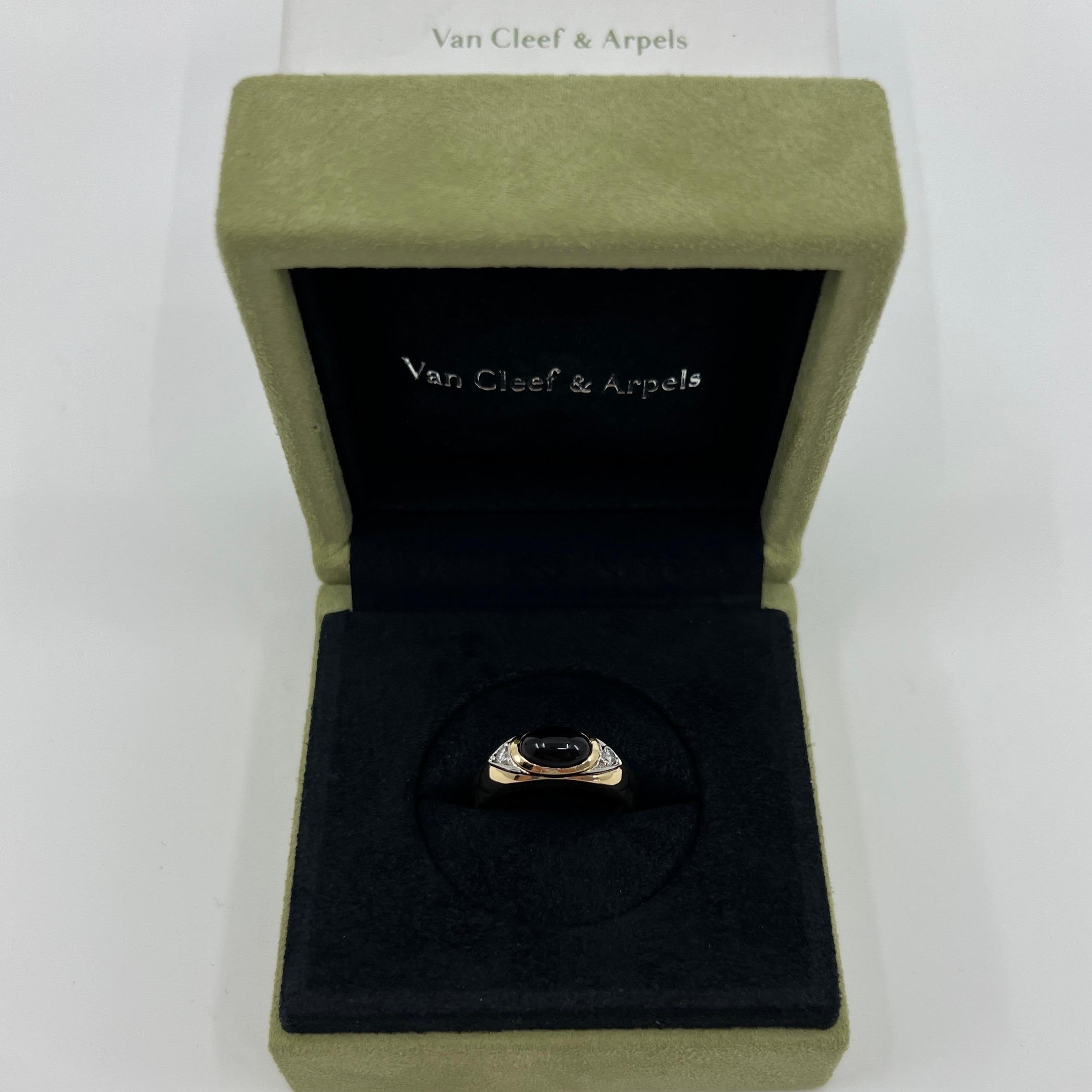 Taille cabochon Vintage Rare Van Cleef & Arpels Onyx & Diamond Or 18k Oval Cabochon Dome Ring en vente