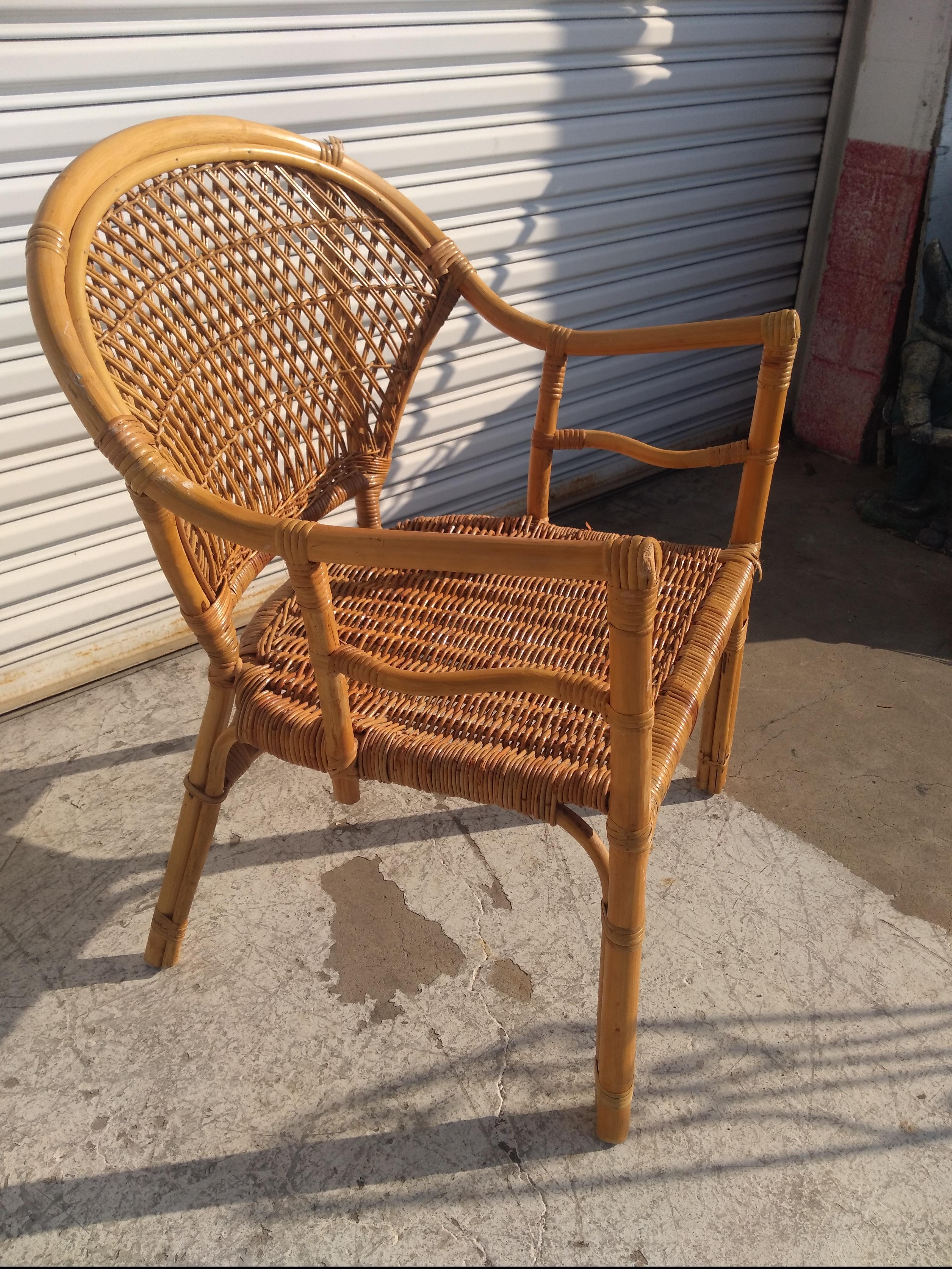 Bambou Fauteuil Boho Chic vintage en rotin et bambou avec coussin en vente