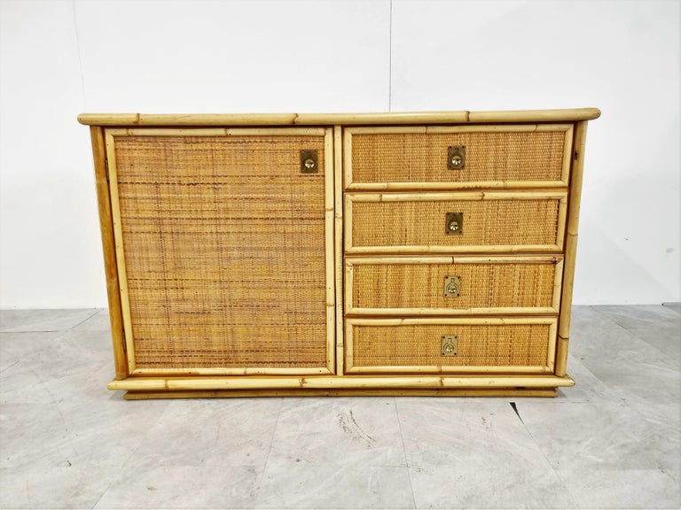 Very elegant mid century cabinet manufactured by Dal Vera.

Beautifully made, lovely brass handles and great vintage look.

1 door and 4 drawers offer plenty of storage space.

Good condition.

1970s - Italy

Stamped at the