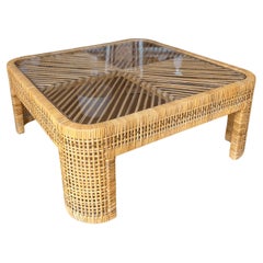 Tavolino in rattan e bambù vintage con piano in vetro e motivo Chevron