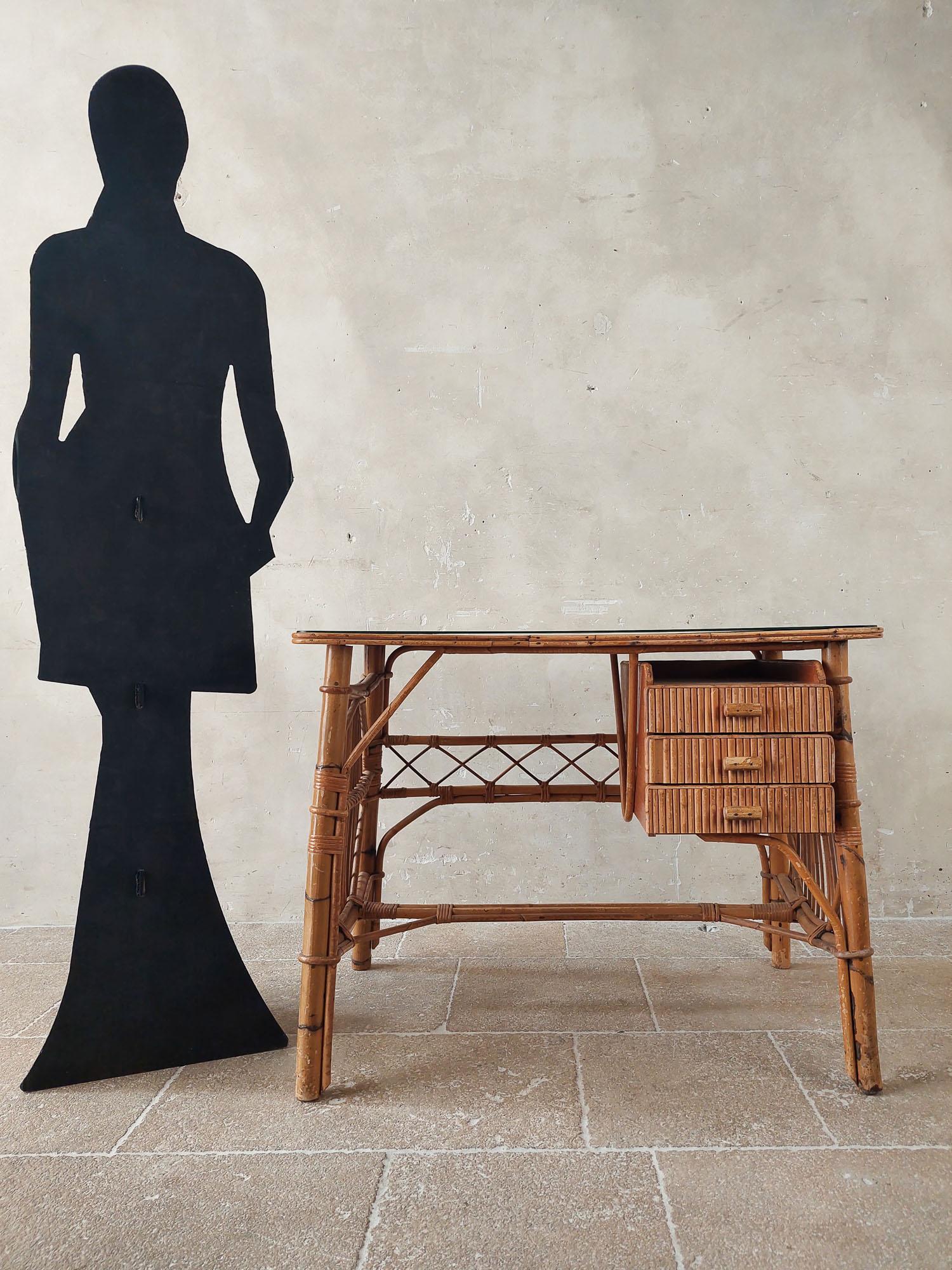 Vintage-Schreibtisch aus Rattan und Bambus mit schwarzer Glasplatte im Angebot 6