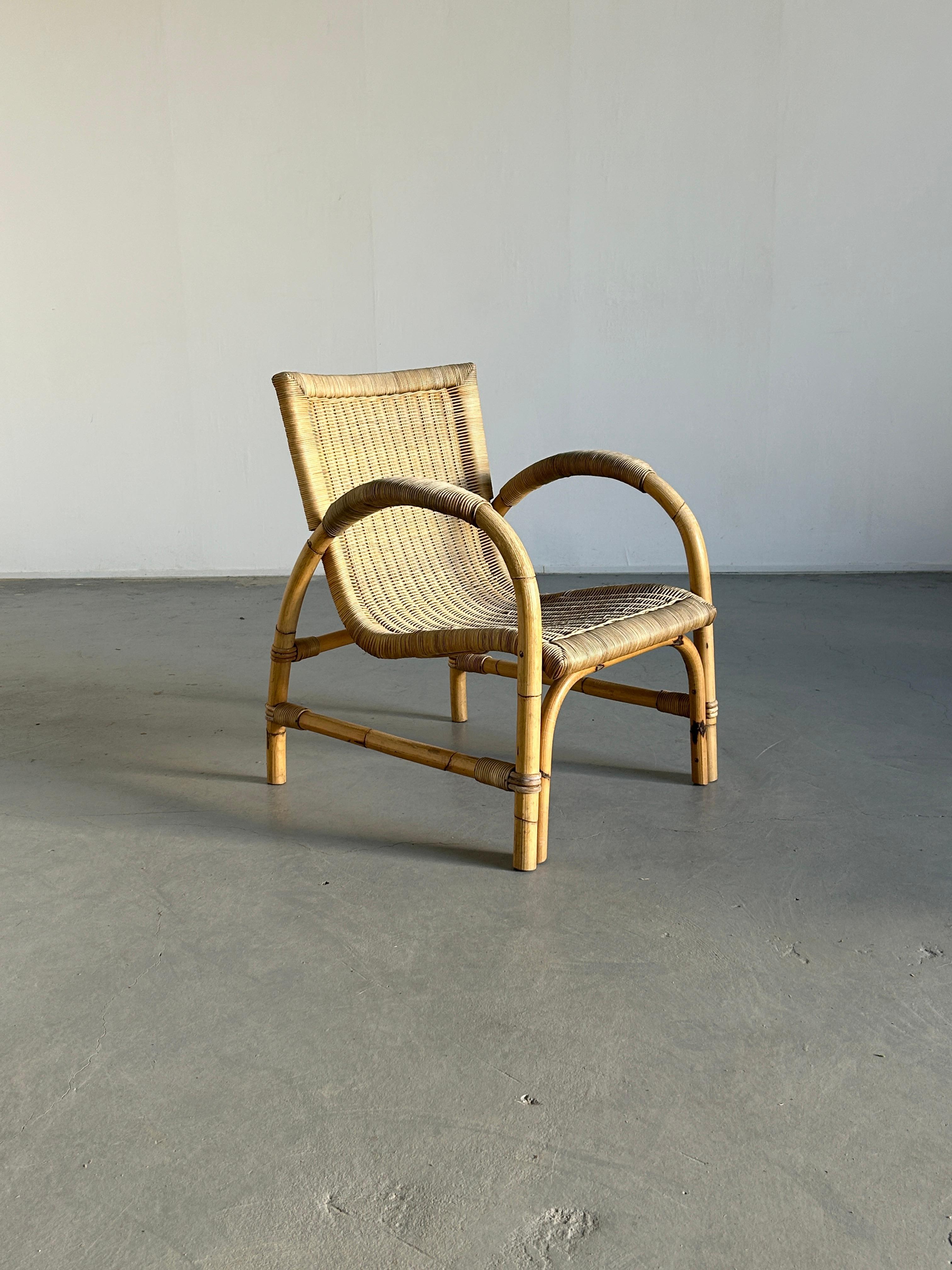 A beautiful collectible vintage lounge chair in rattan and bamboo, produced by Arco Schutzmarke, 1950s Germany.

Very good vintage condition with expected signs of age. No defects.

We try our best to accurately depict any imperfections on our