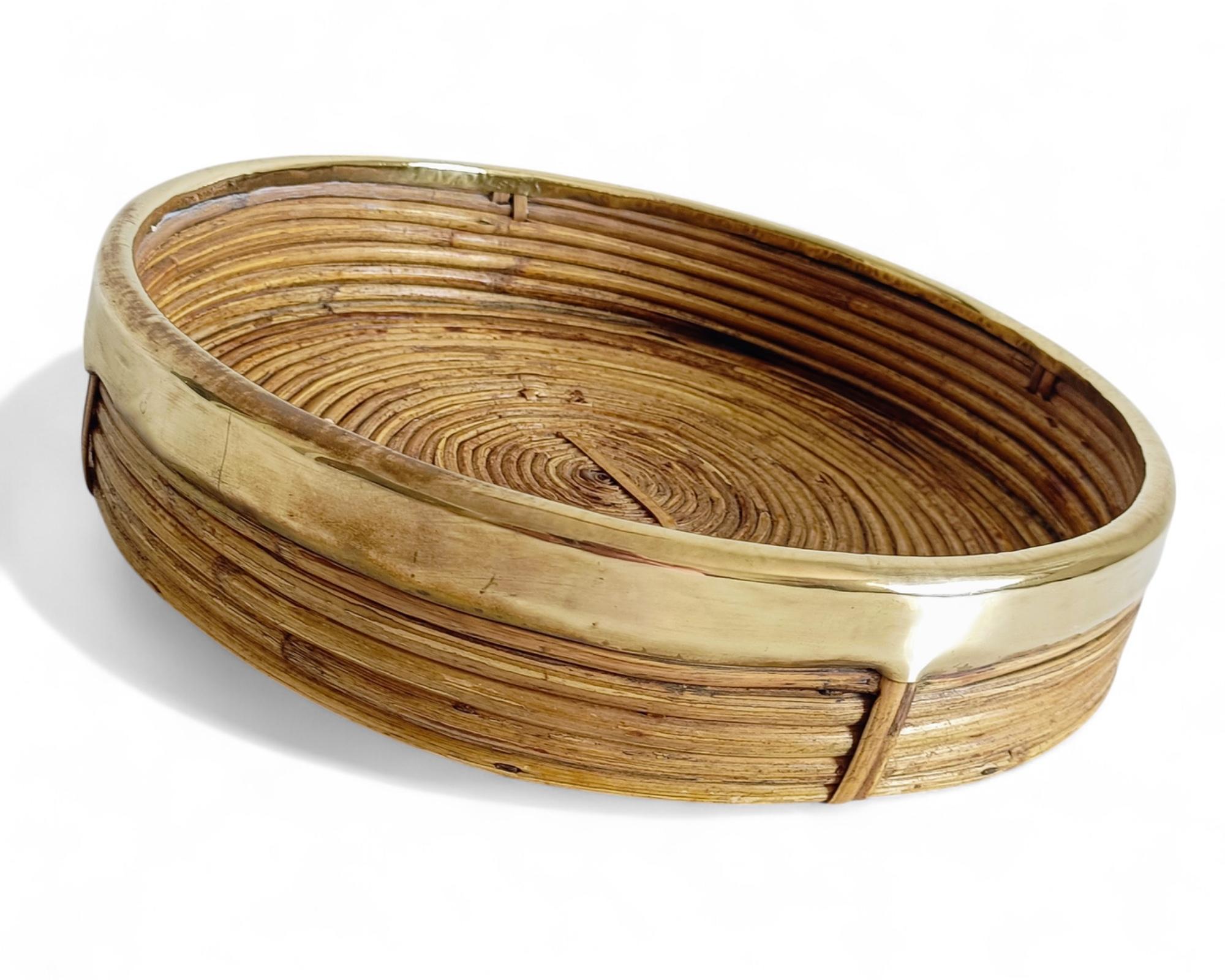 Centrotavola rotondo grande in rattan e ottone, Italia, anni '60 in vendita 8
