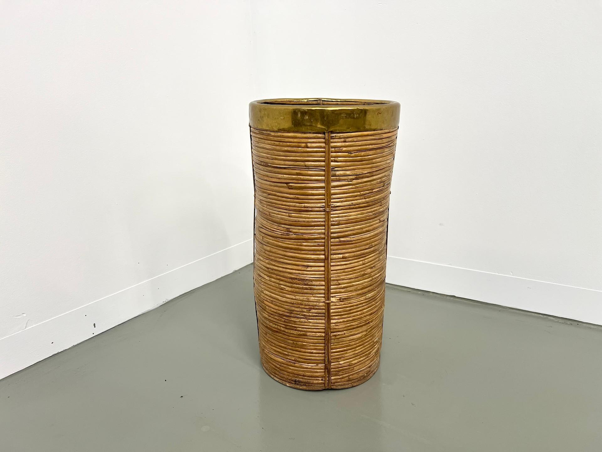 Vintage rattan and brass umbrella stand, Italy 1970s For Sale 1