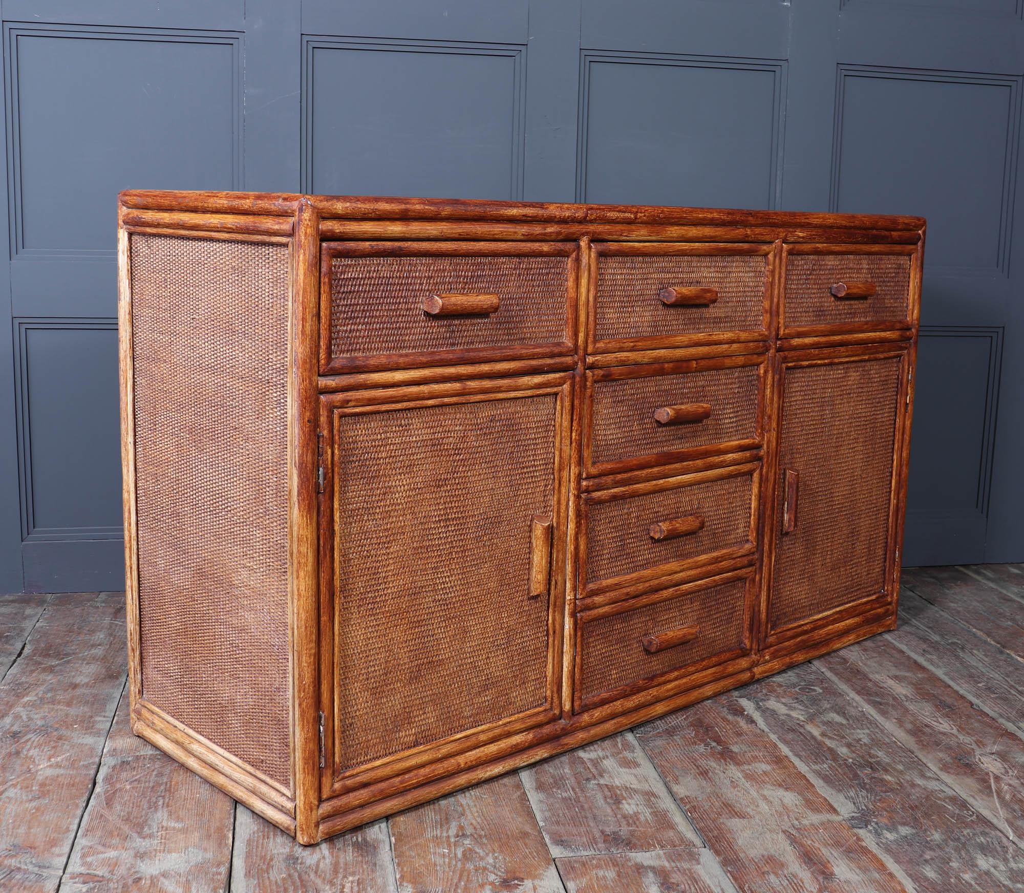 Metà XX secolo Credenza vintage in rattan e finto bambù in vendita