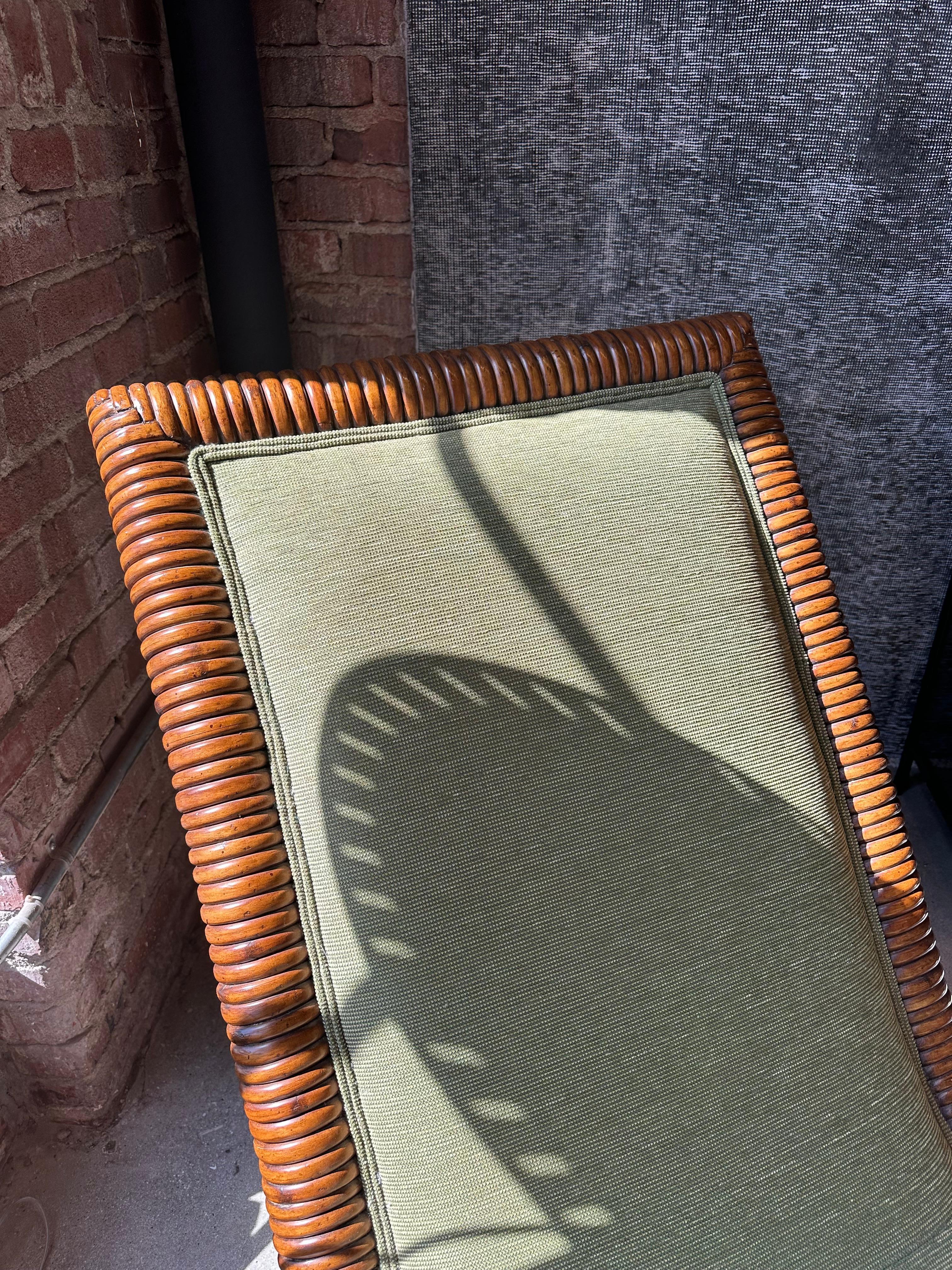 Vintage Chaise aus Rattan und grünem Samt im Angebot 2