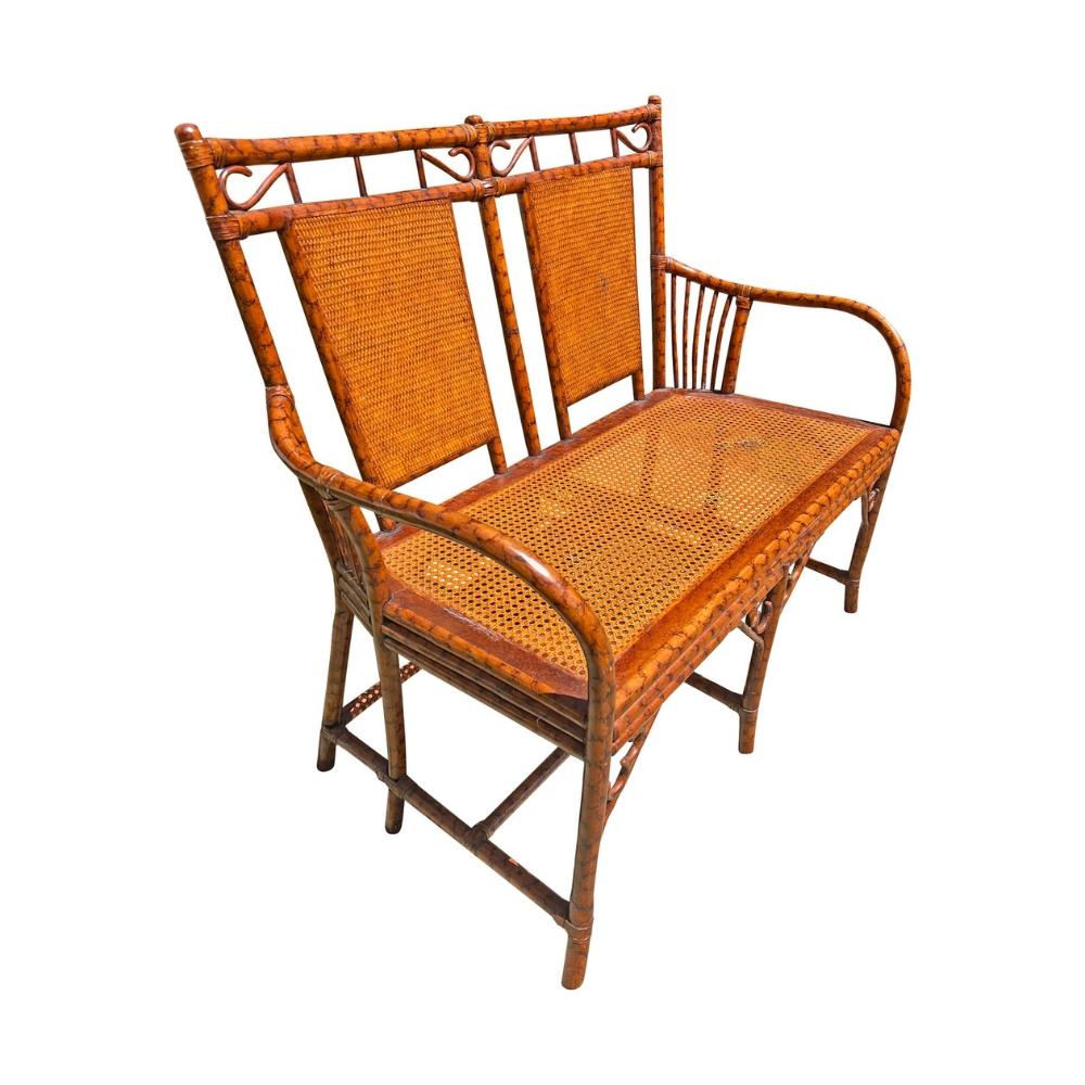 Banco Settee vintage de ratán y bambú de estilo Chinoiserie finales del siglo XX en venta