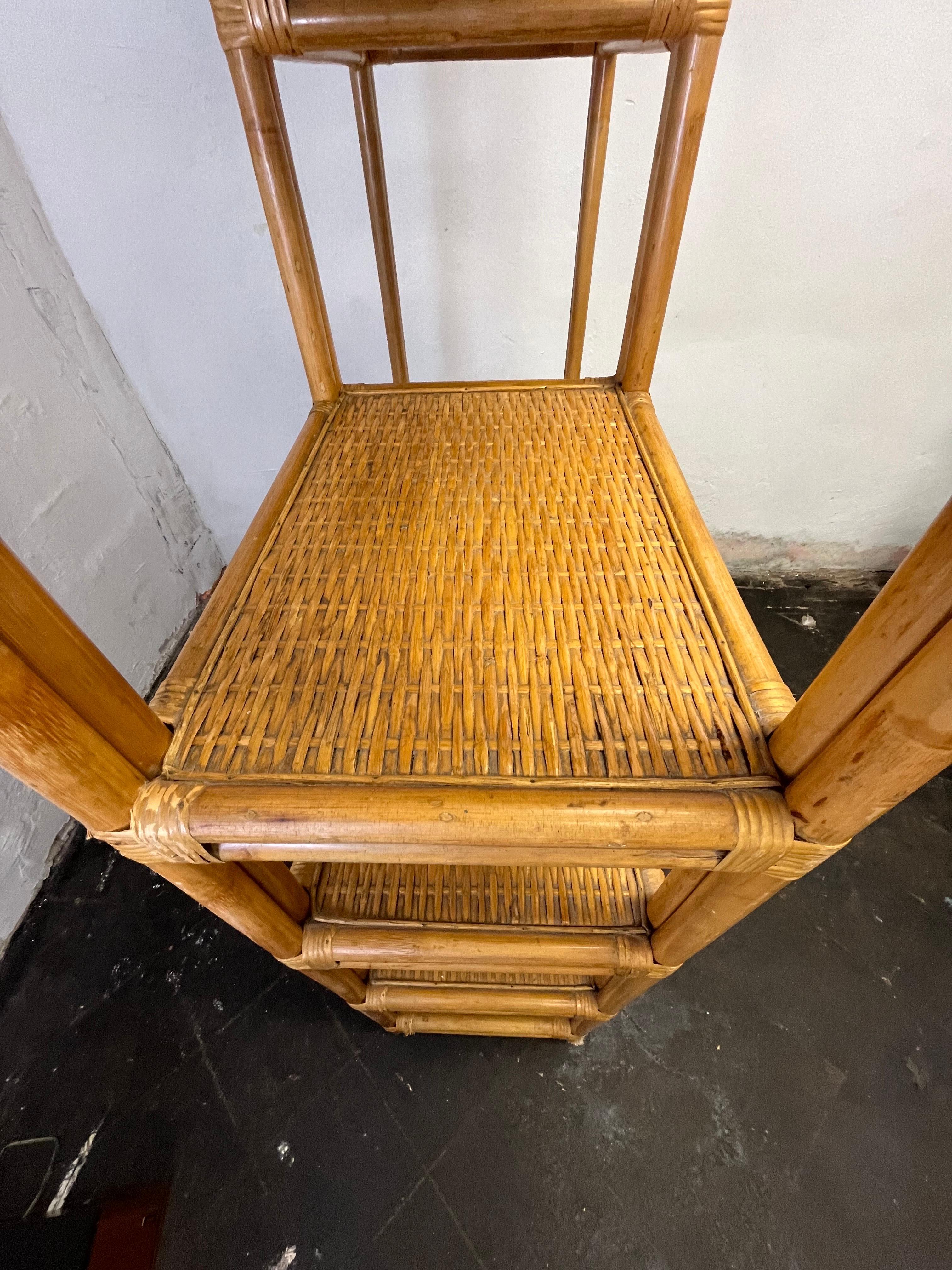 Estantería vintage de ratán y bambú en Bueno estado para la venta en W Allenhurst, NJ