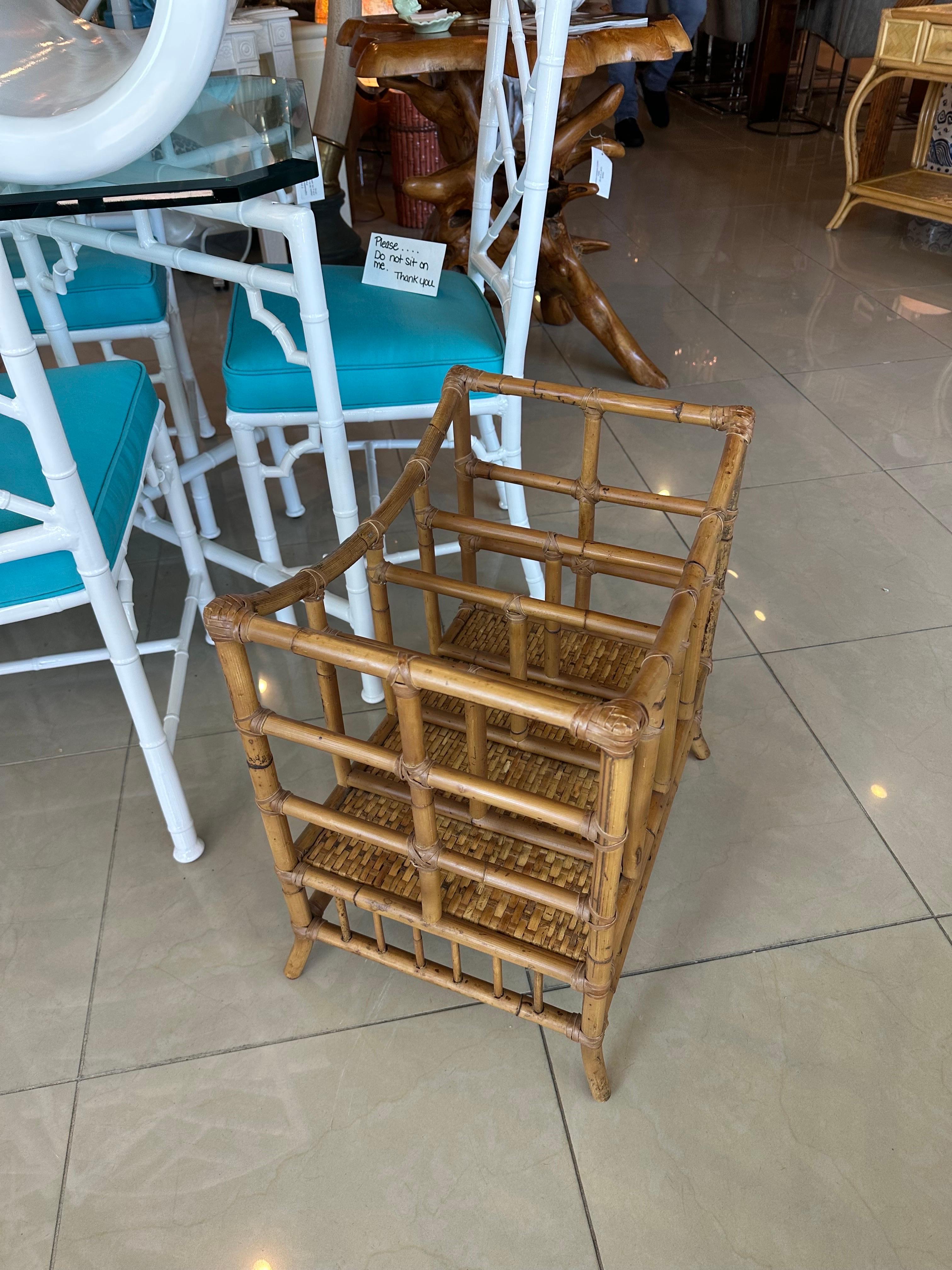 Vintage Rattan Bamboo Oversized Magazine Rack Holder Stand In Good Condition For Sale In West Palm Beach, FL
