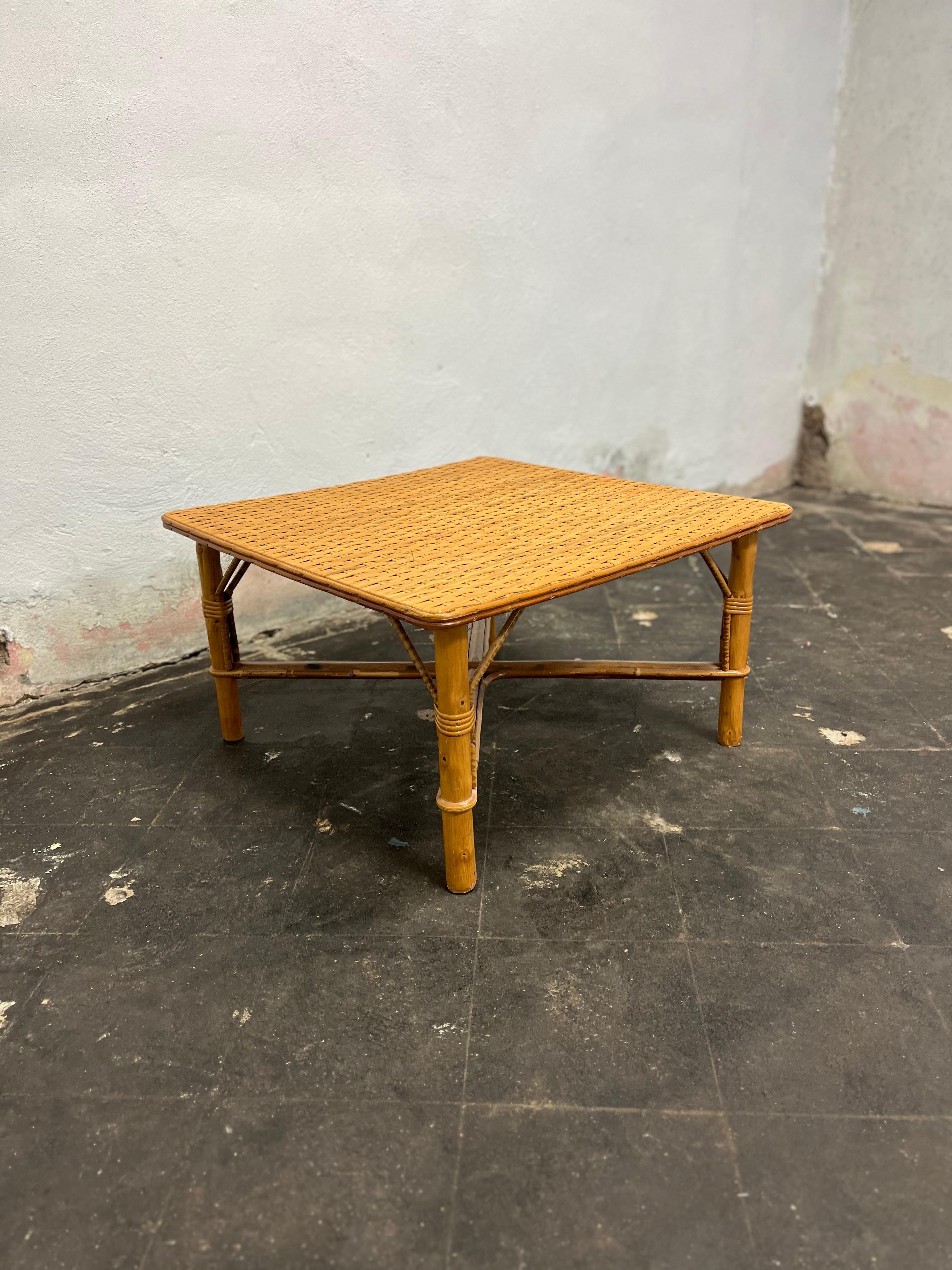 Unknown Vintage Rattan Bamboo Tea Table For Sale