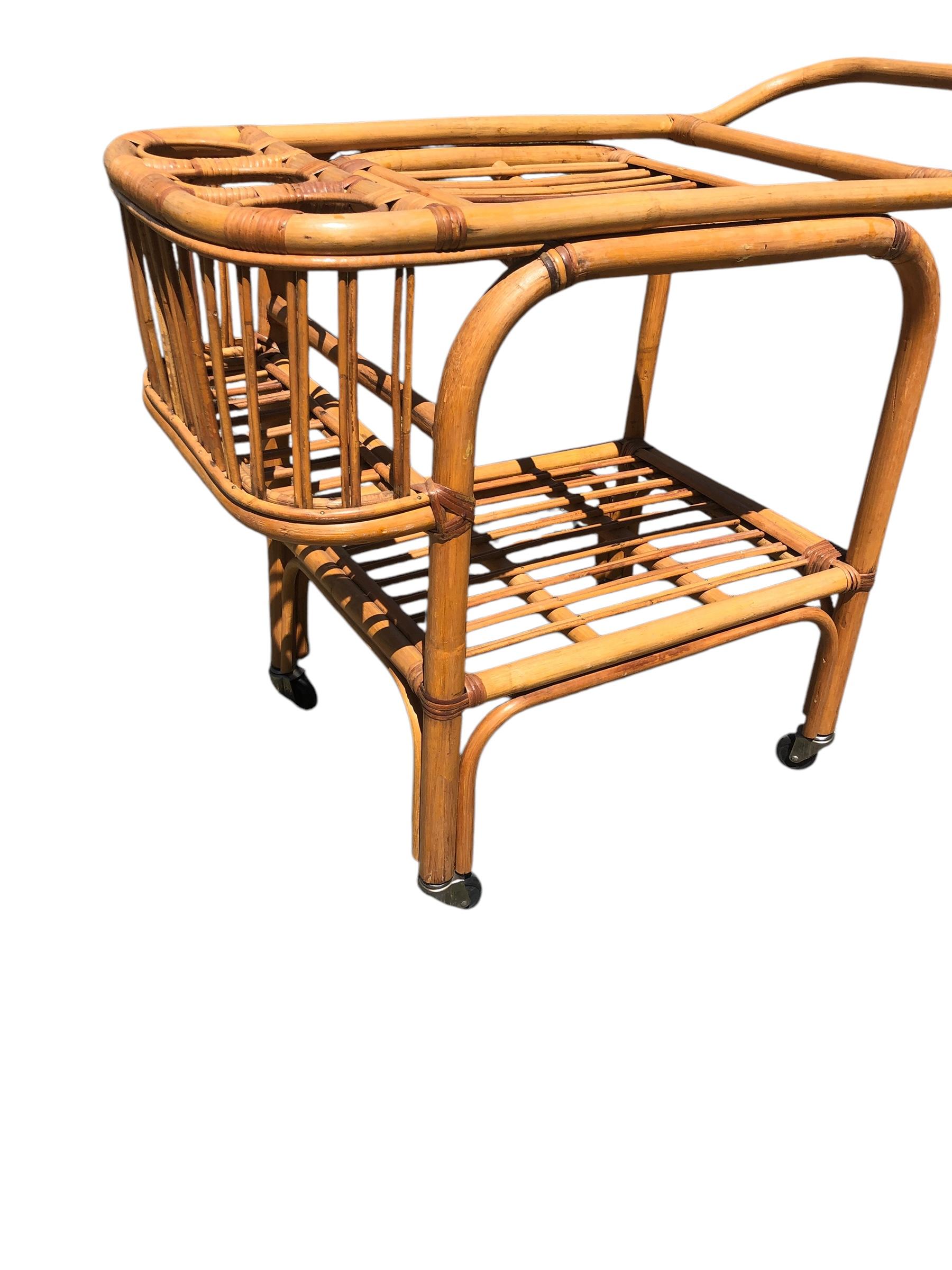 Philippin Chariot de bar en rotin vintage en vente