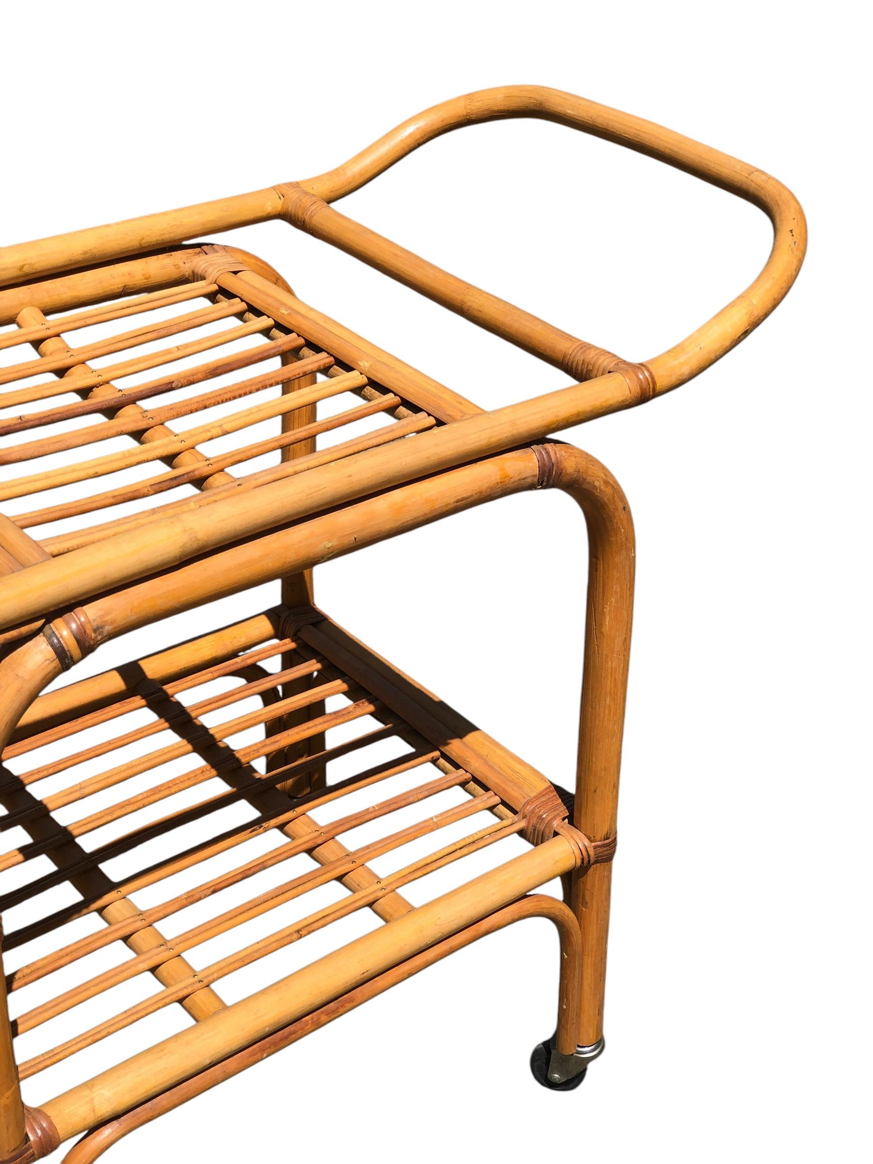 Fin du 20e siècle Chariot de bar en rotin vintage en vente