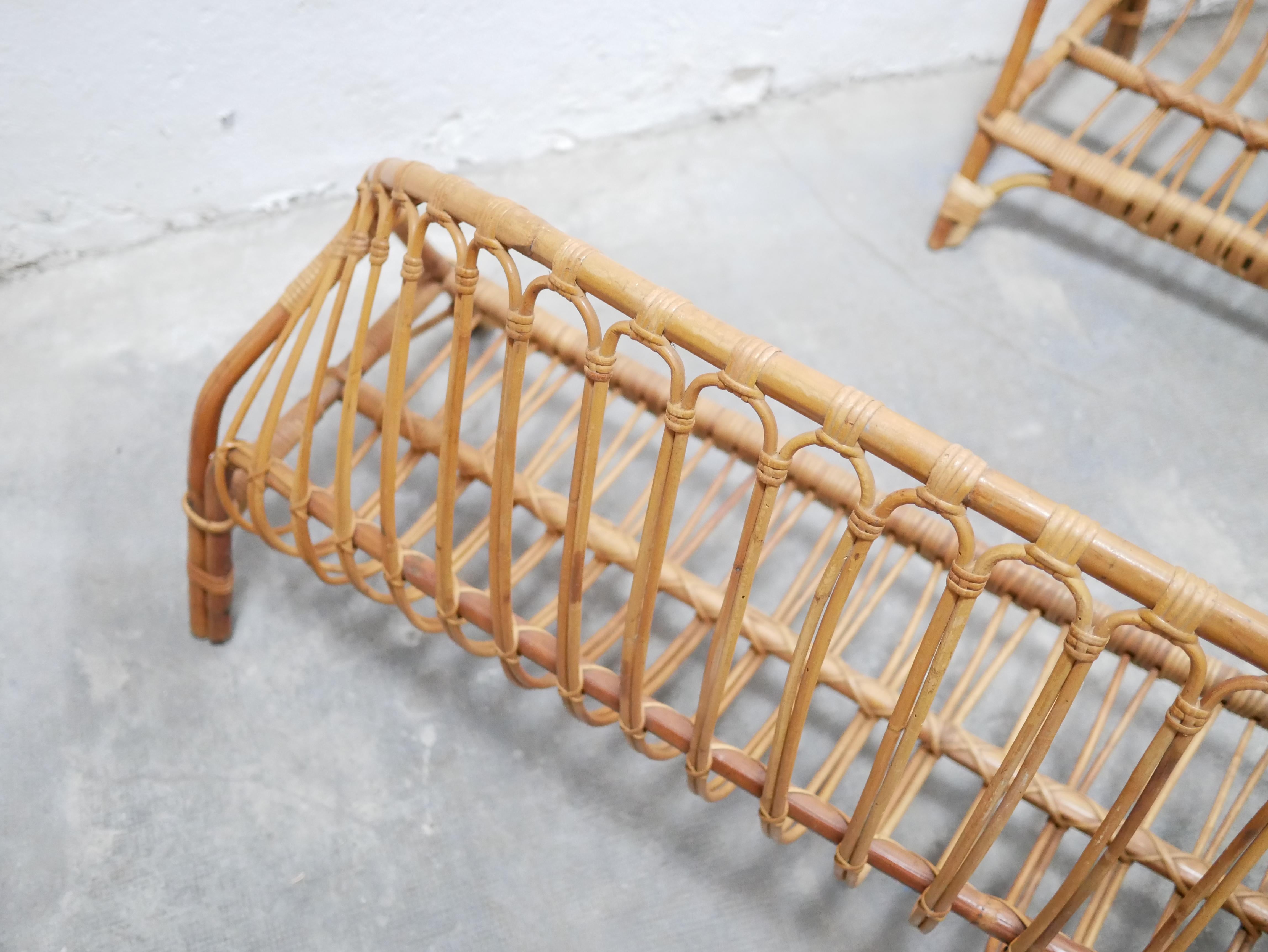 20th Century Vintage rattan basket bed 120cm x 190cm For Sale