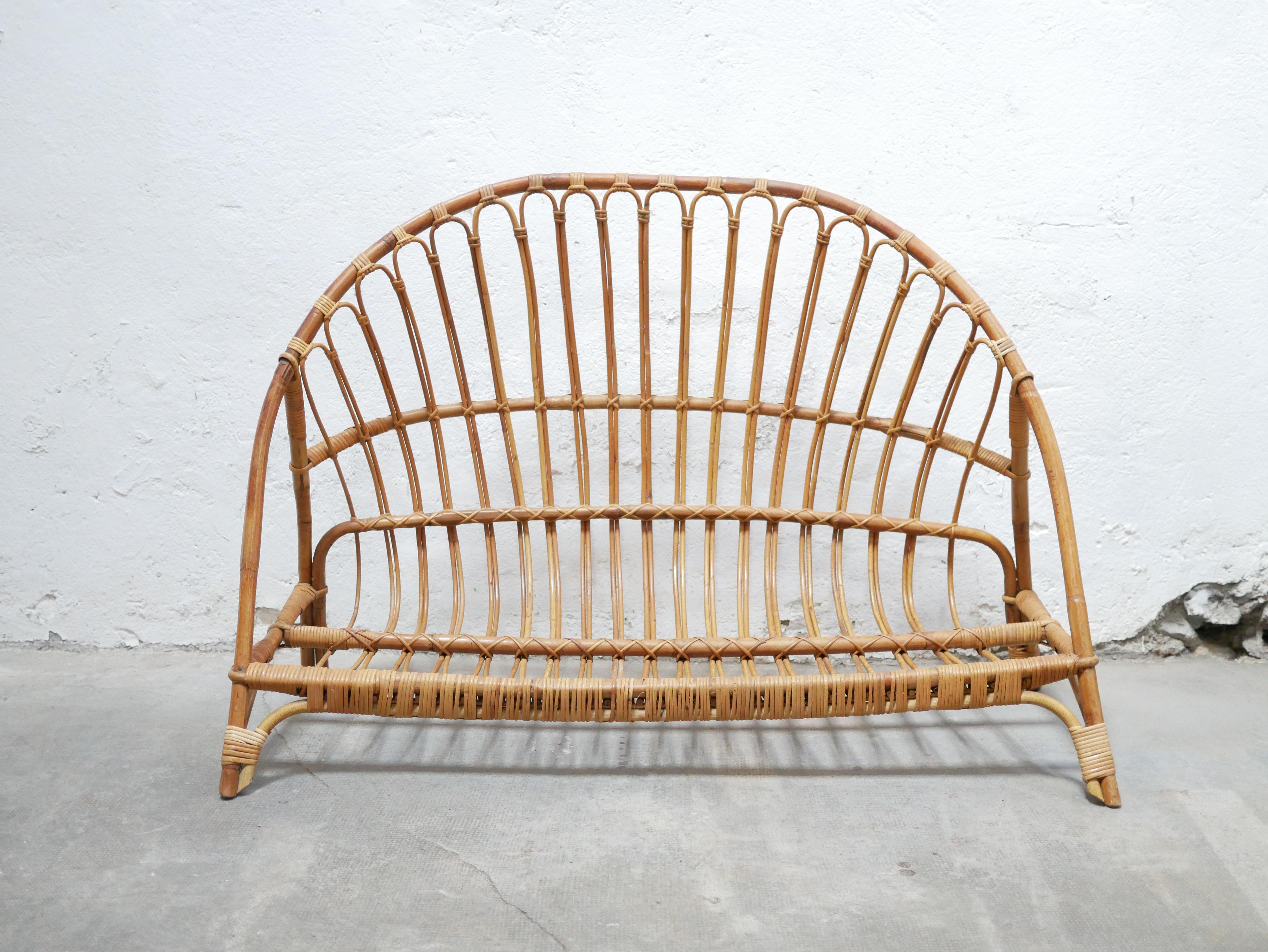 Vintage rattan basket bed 120cm x 190cm For Sale 3