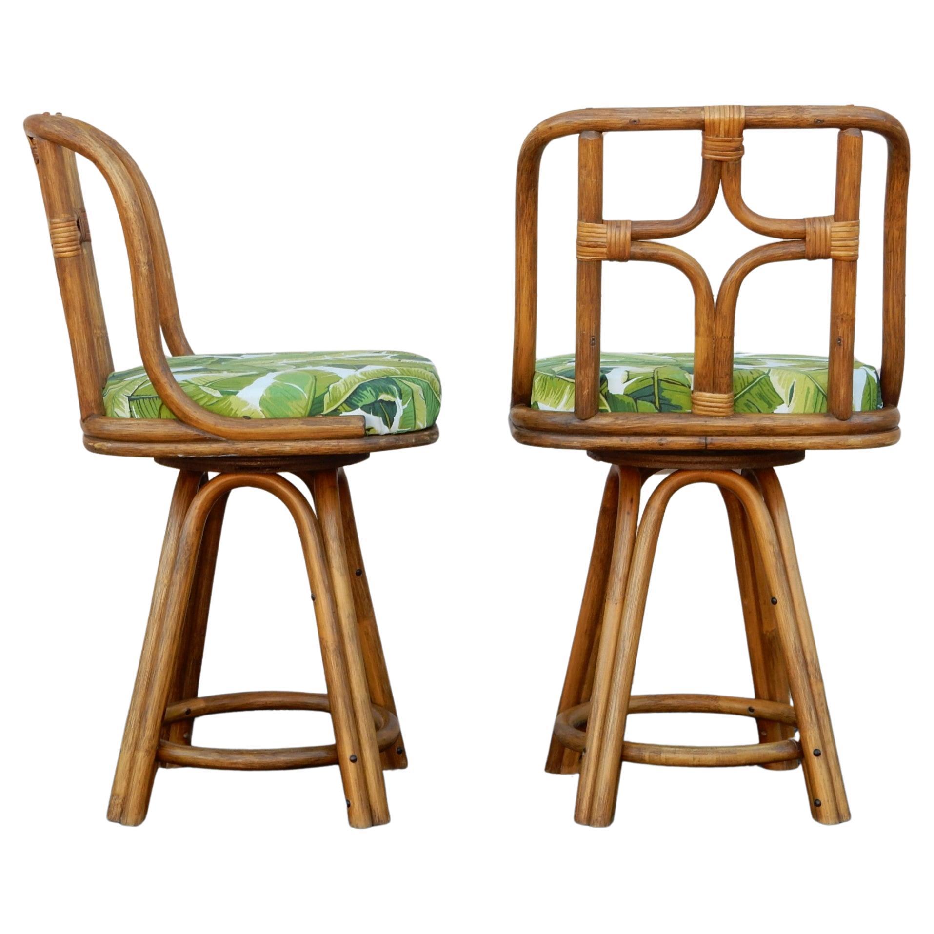 rattan honeymoon table and chairs