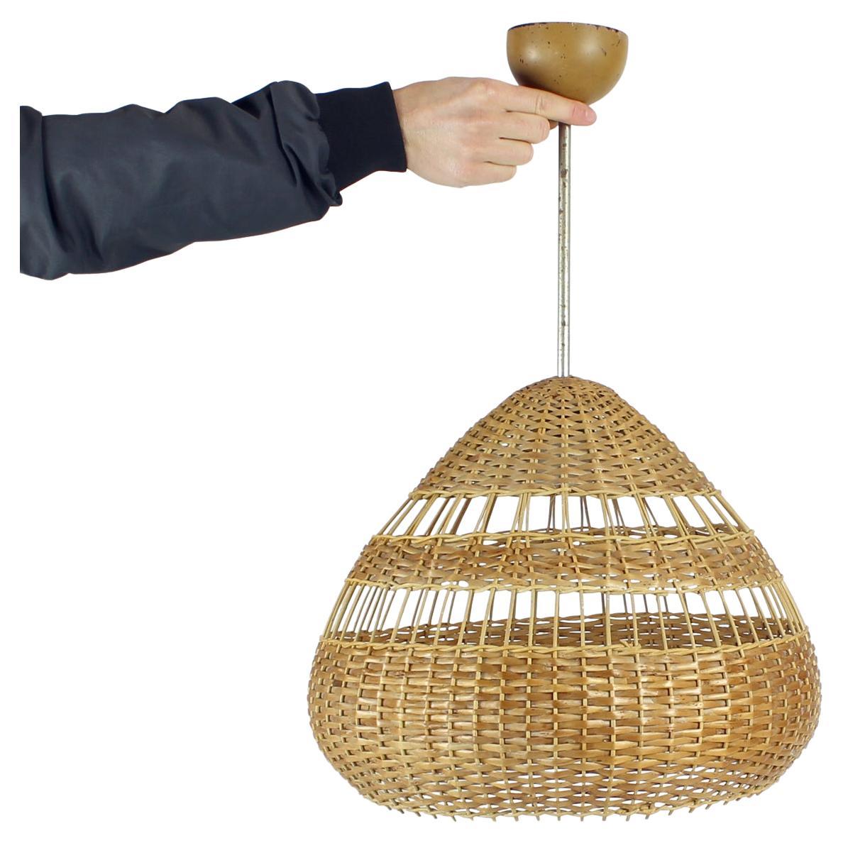 Lámpara de techo vintage de ratán, Checoslovaquia Años 60